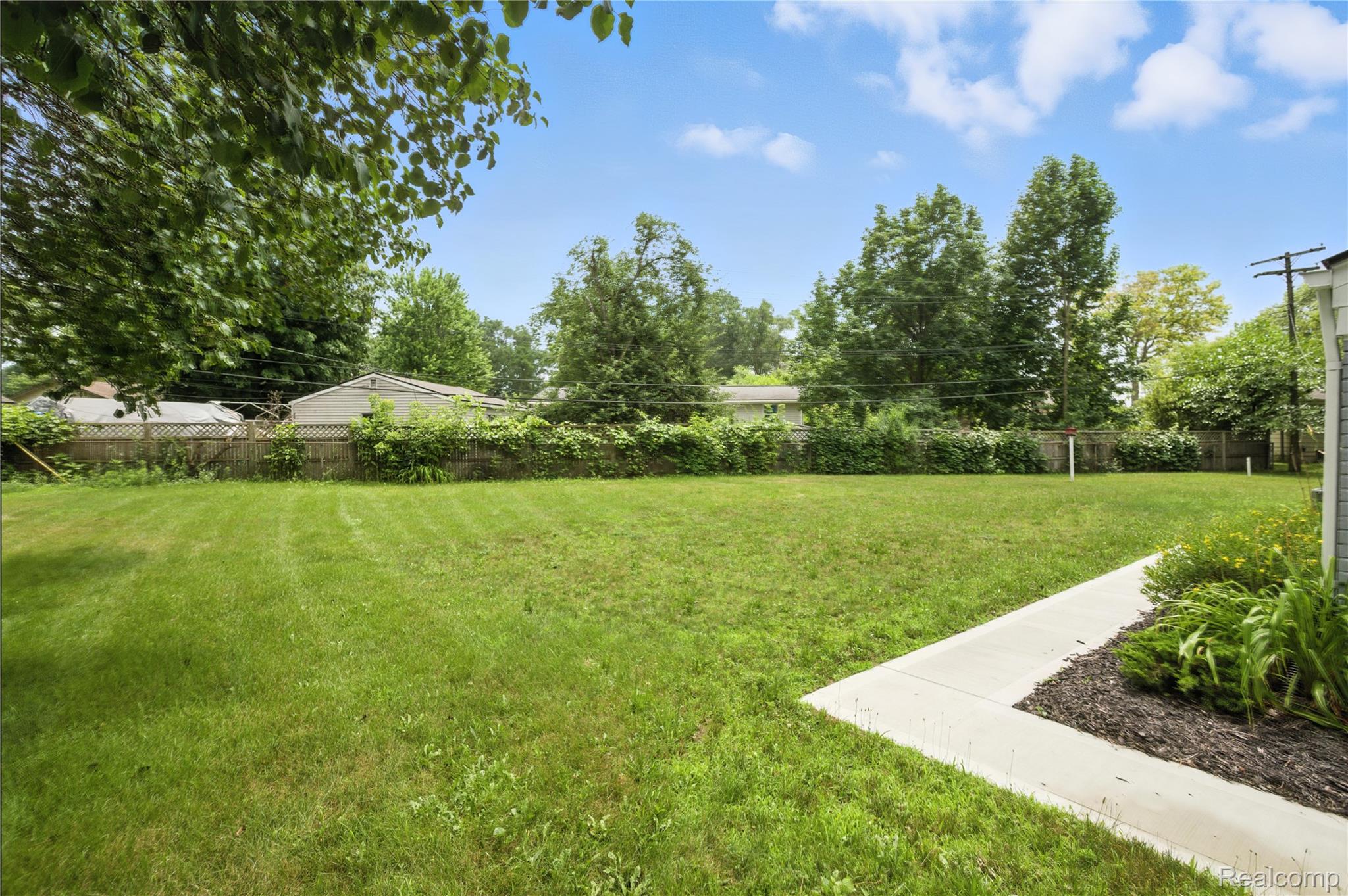 4736 Summerhill Drive