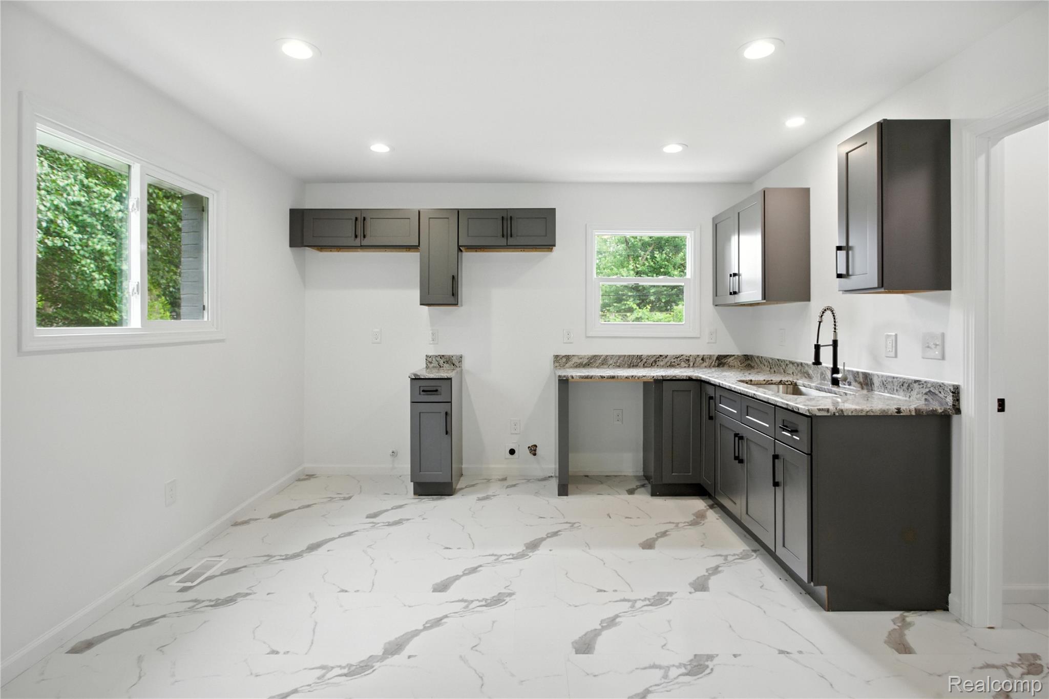 4736 Summerhill Drive