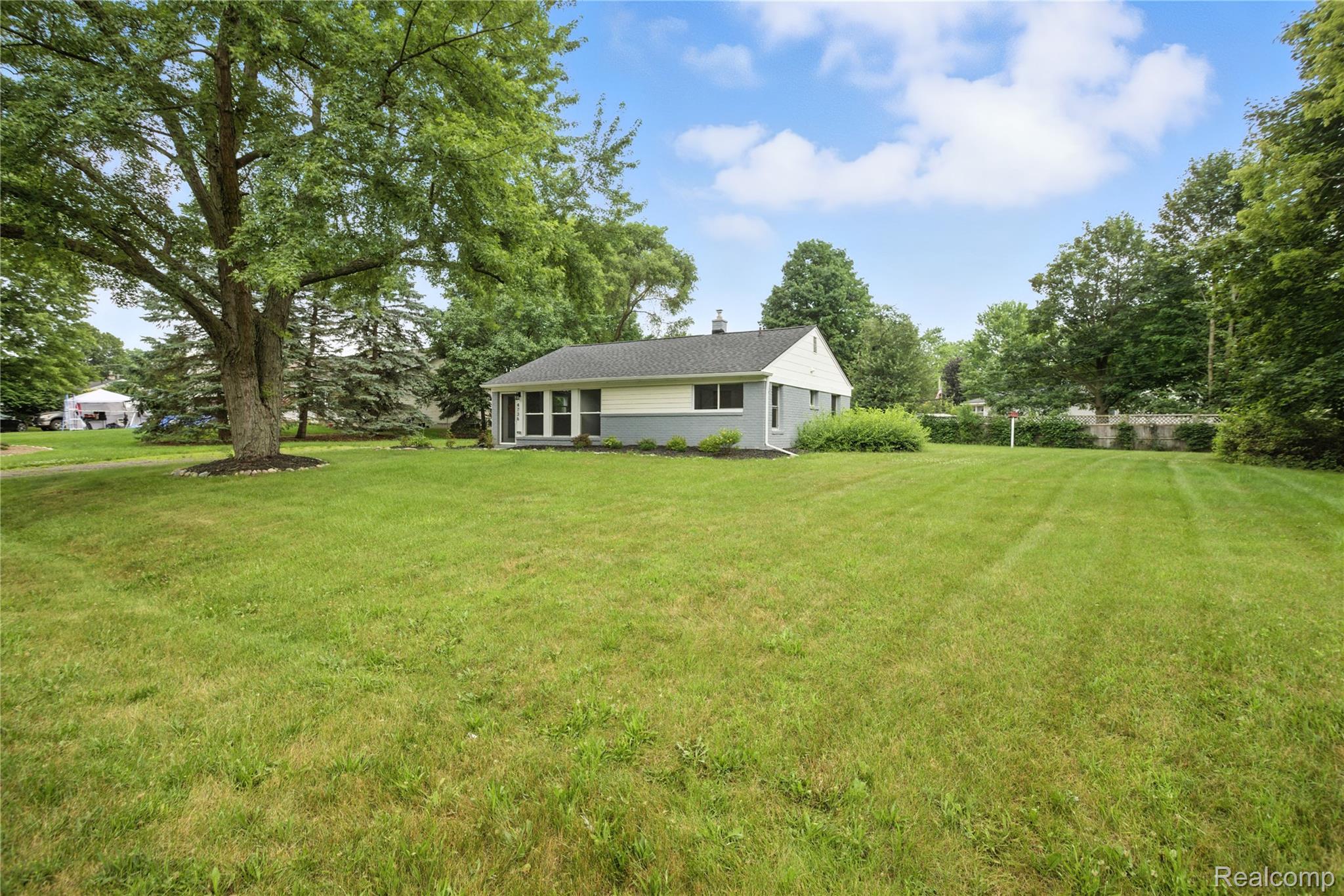 4736 Summerhill Drive