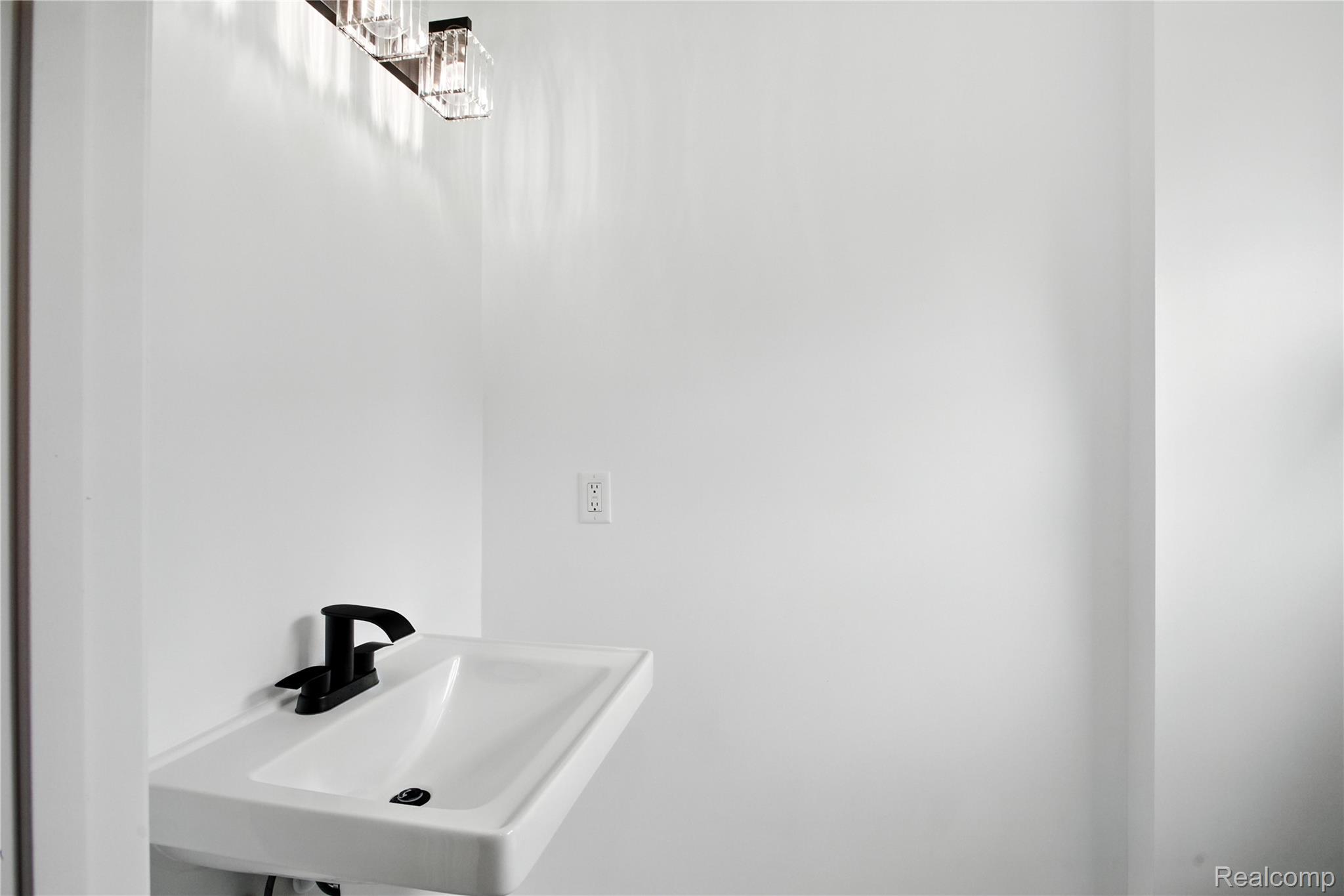 4736 Summerhill Drive