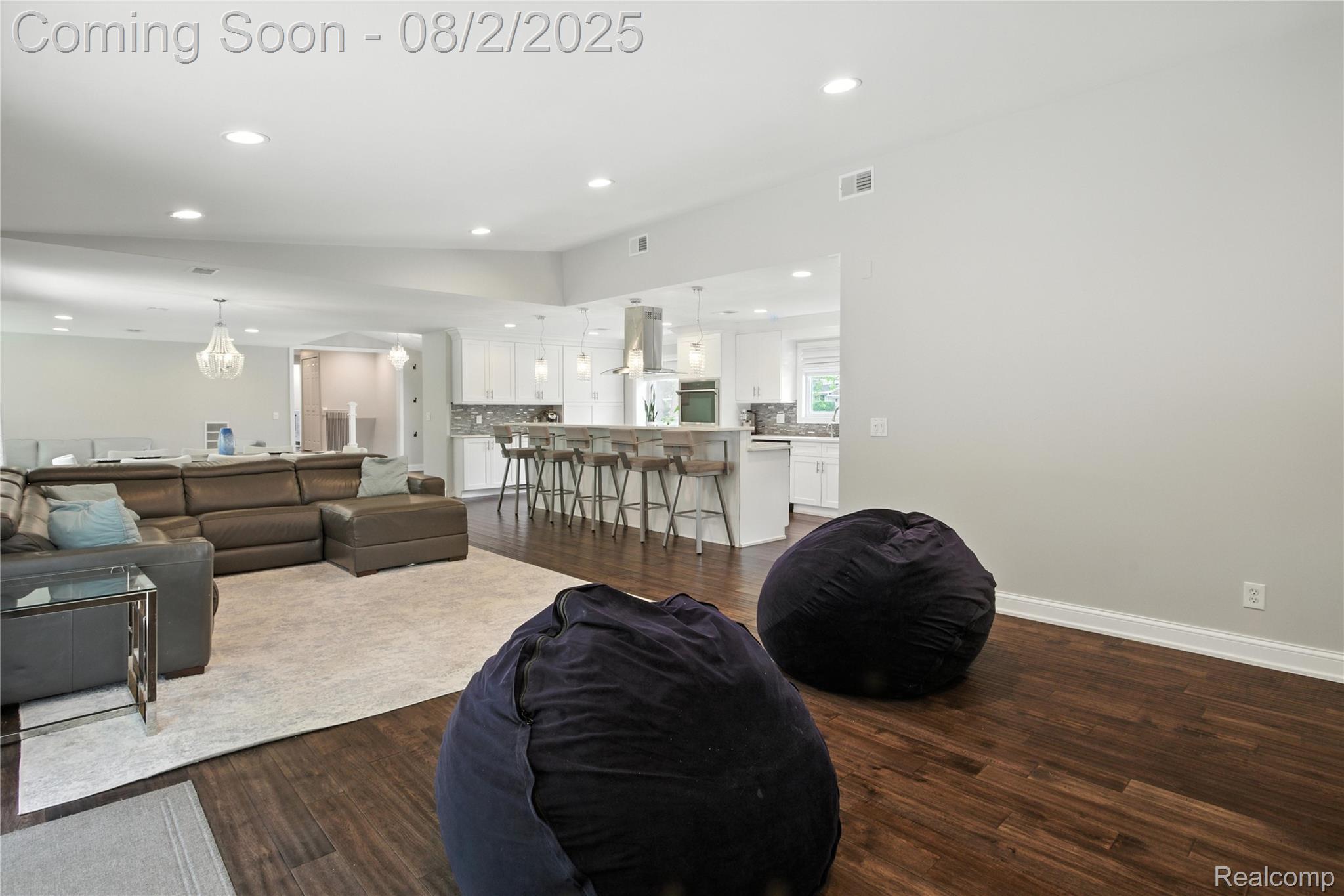 3770 Eastbourne Drive