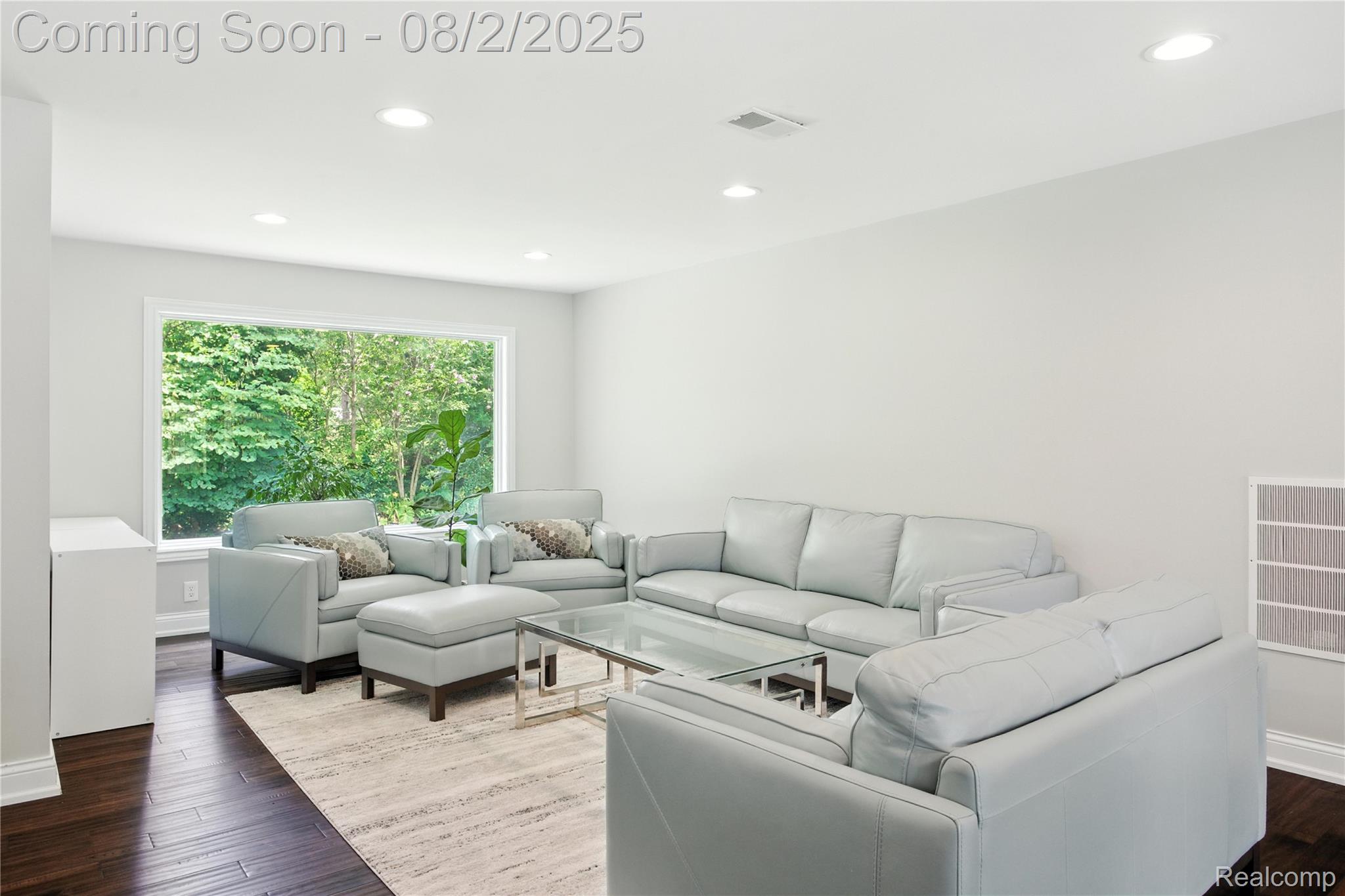 3770 Eastbourne Drive