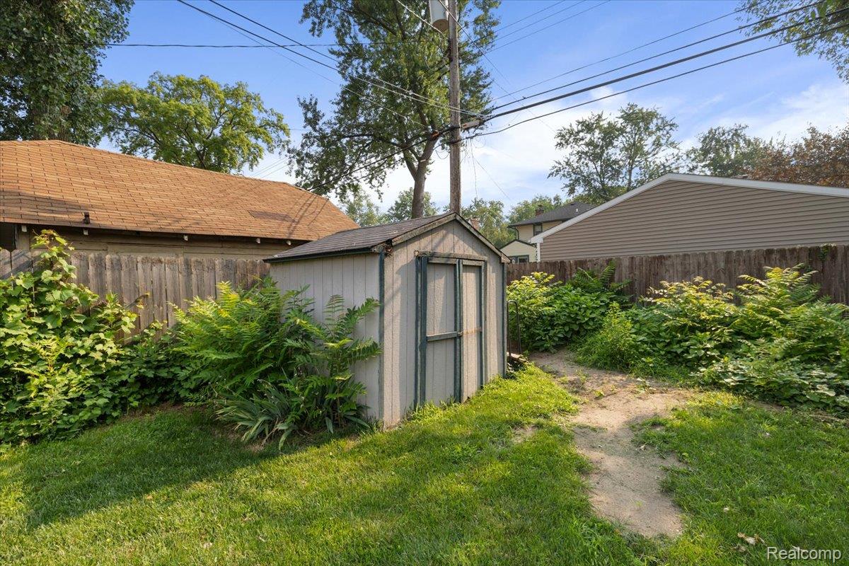 1023 Irving Avenue