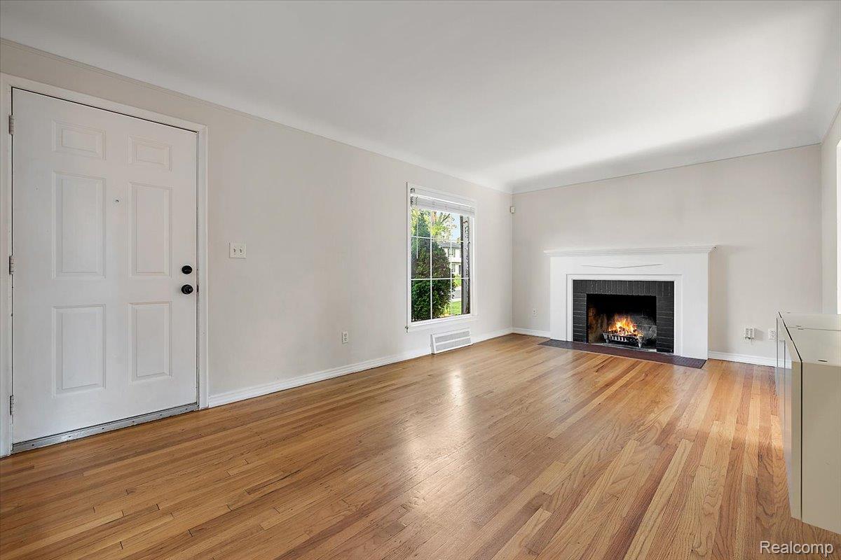 1023 Irving Avenue