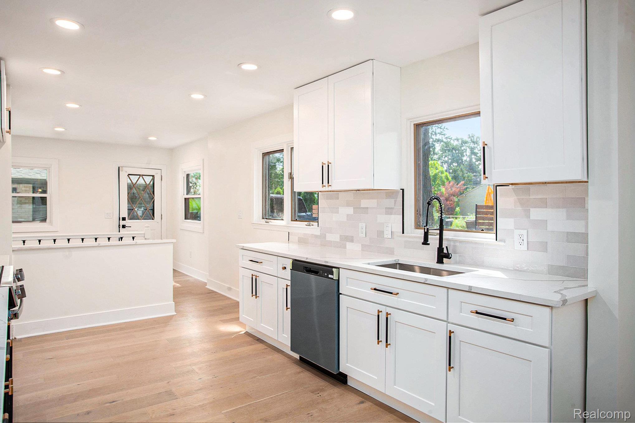 31100 W Rutland Street