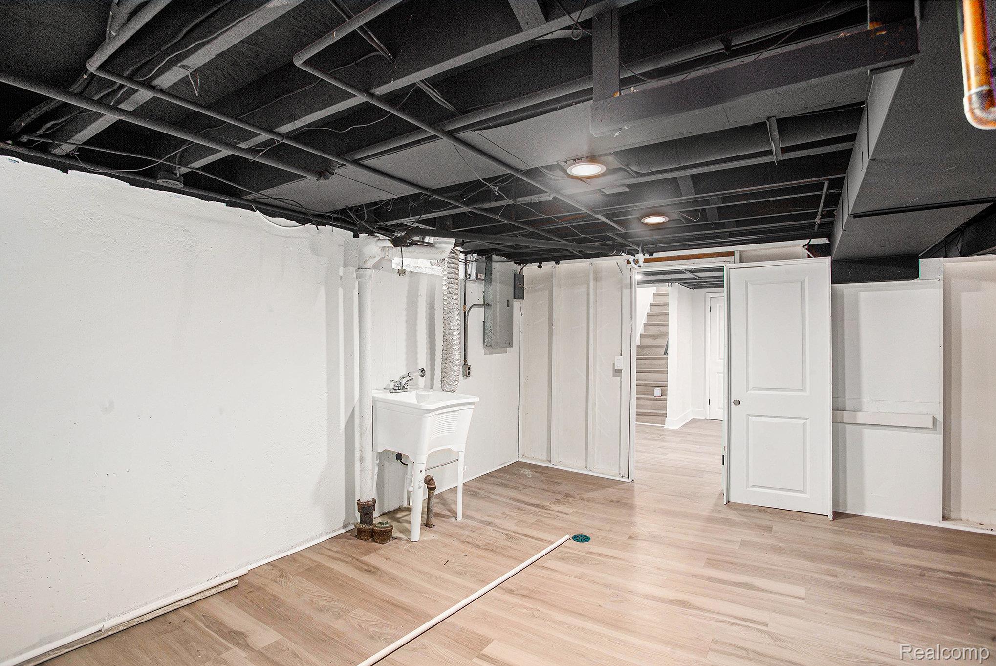 31100 W Rutland Street