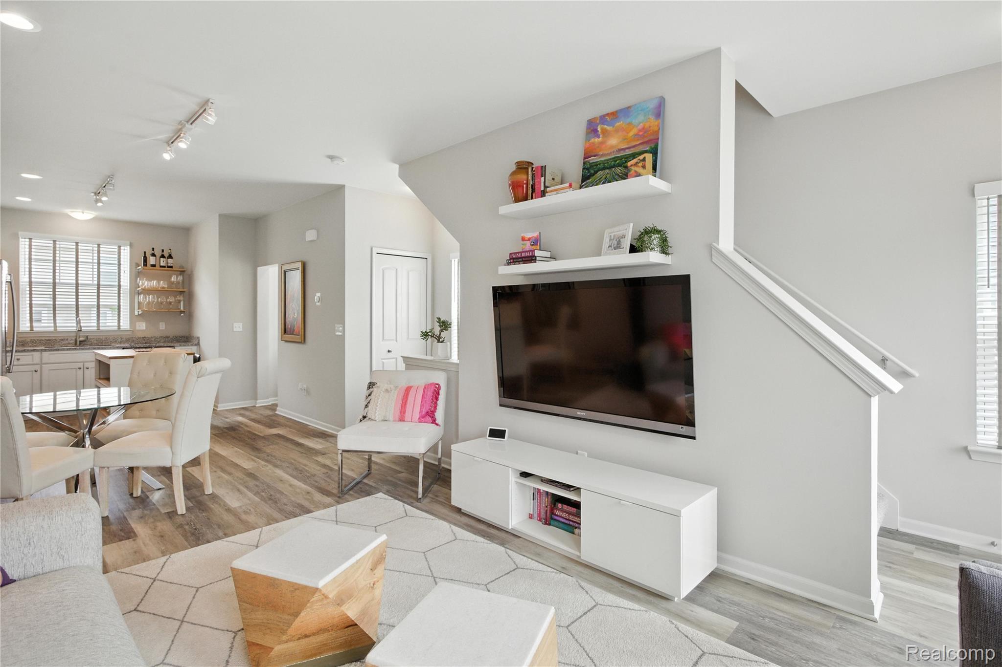 3317 Parkways Boulevard