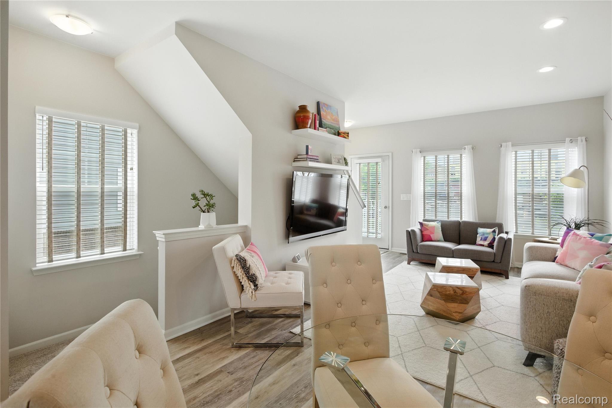 3317 Parkways Boulevard