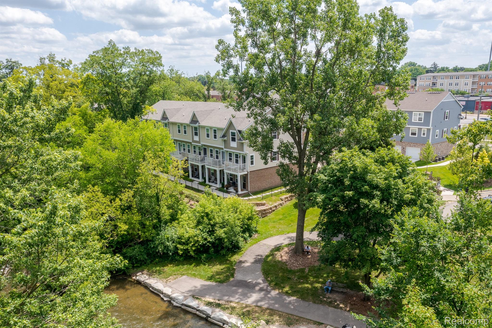 3317 Parkways Boulevard