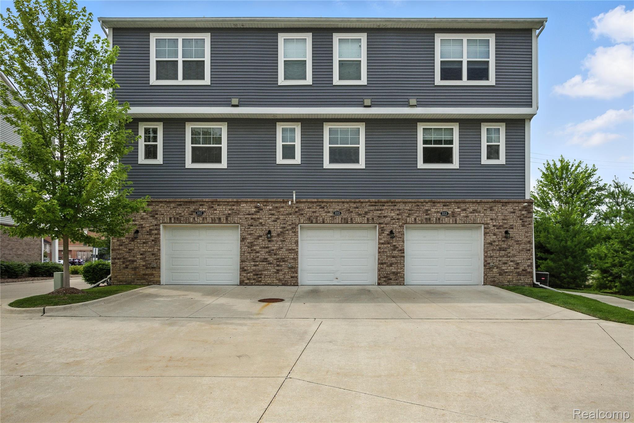 3317 Parkways Boulevard