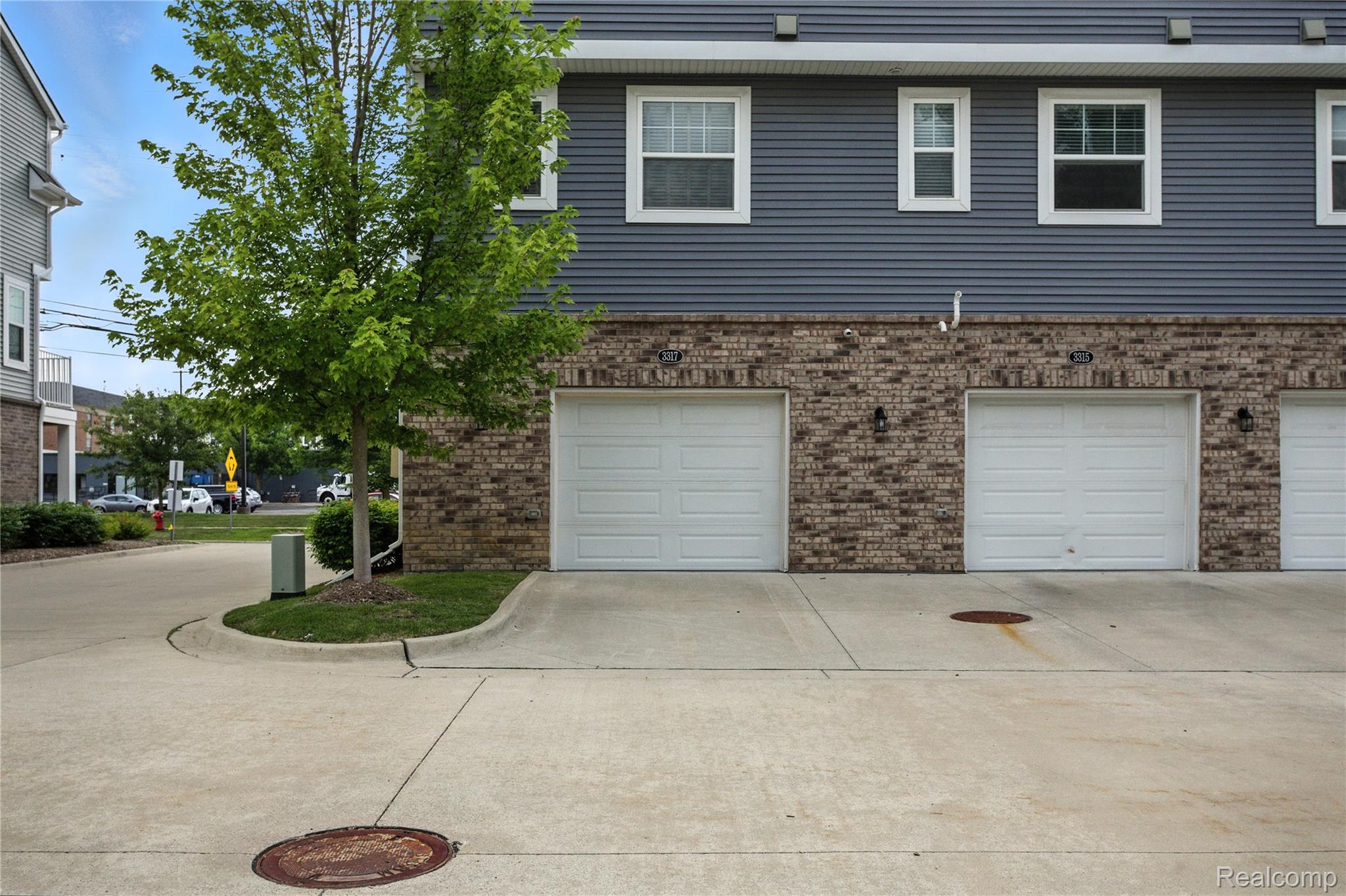 3317 Parkways Boulevard