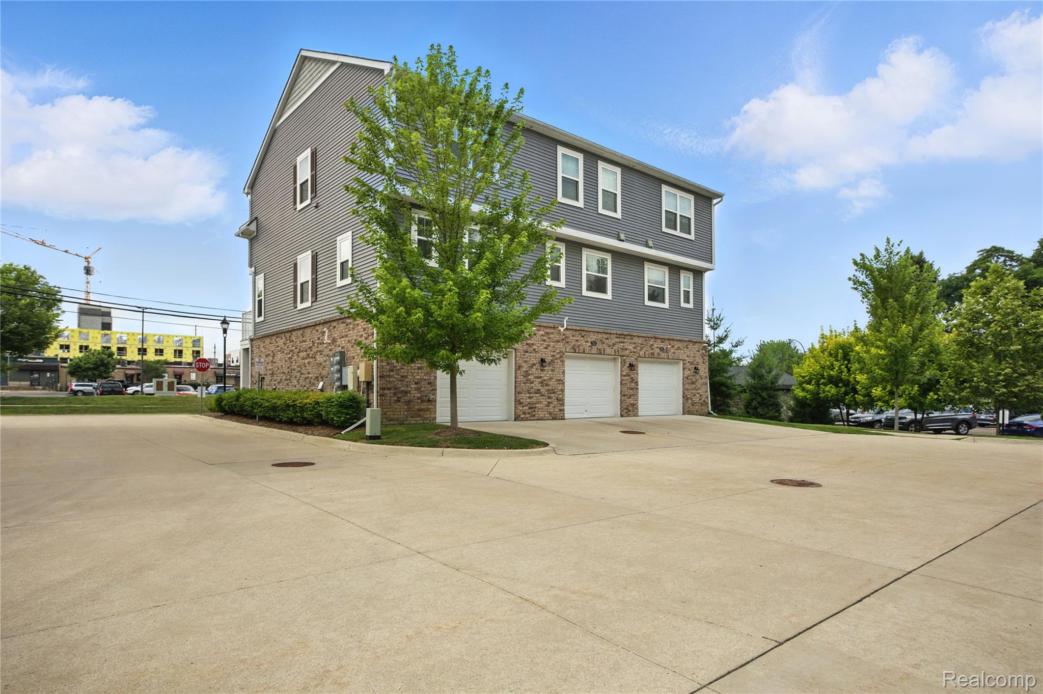 3317 Parkways Boulevard