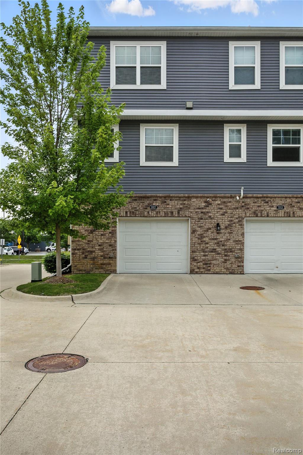 3317 Parkways Boulevard