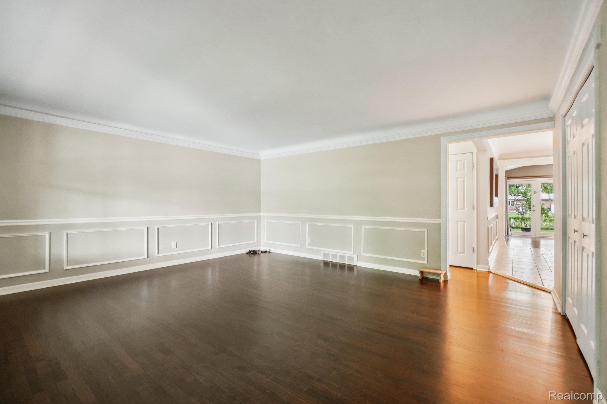 23233 Robert John Street