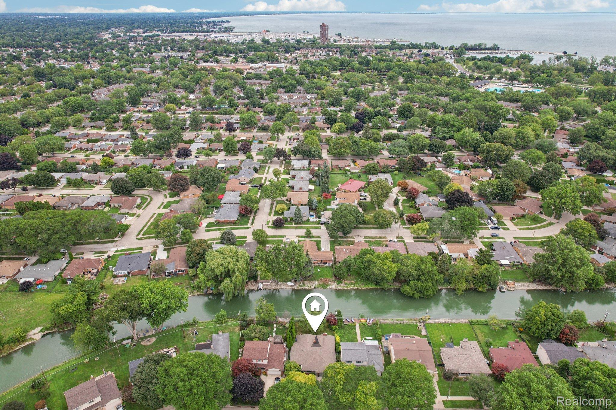 23233 Robert John Street