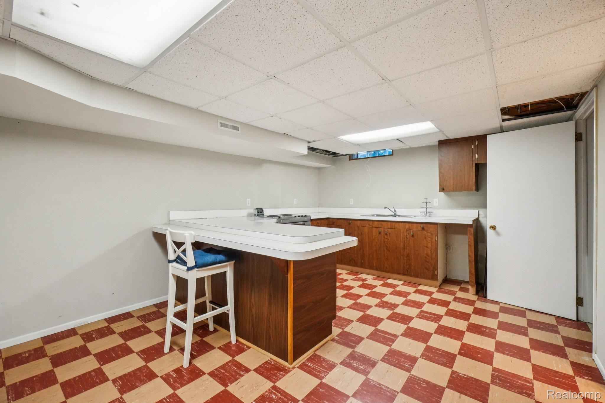 23233 Robert John Street