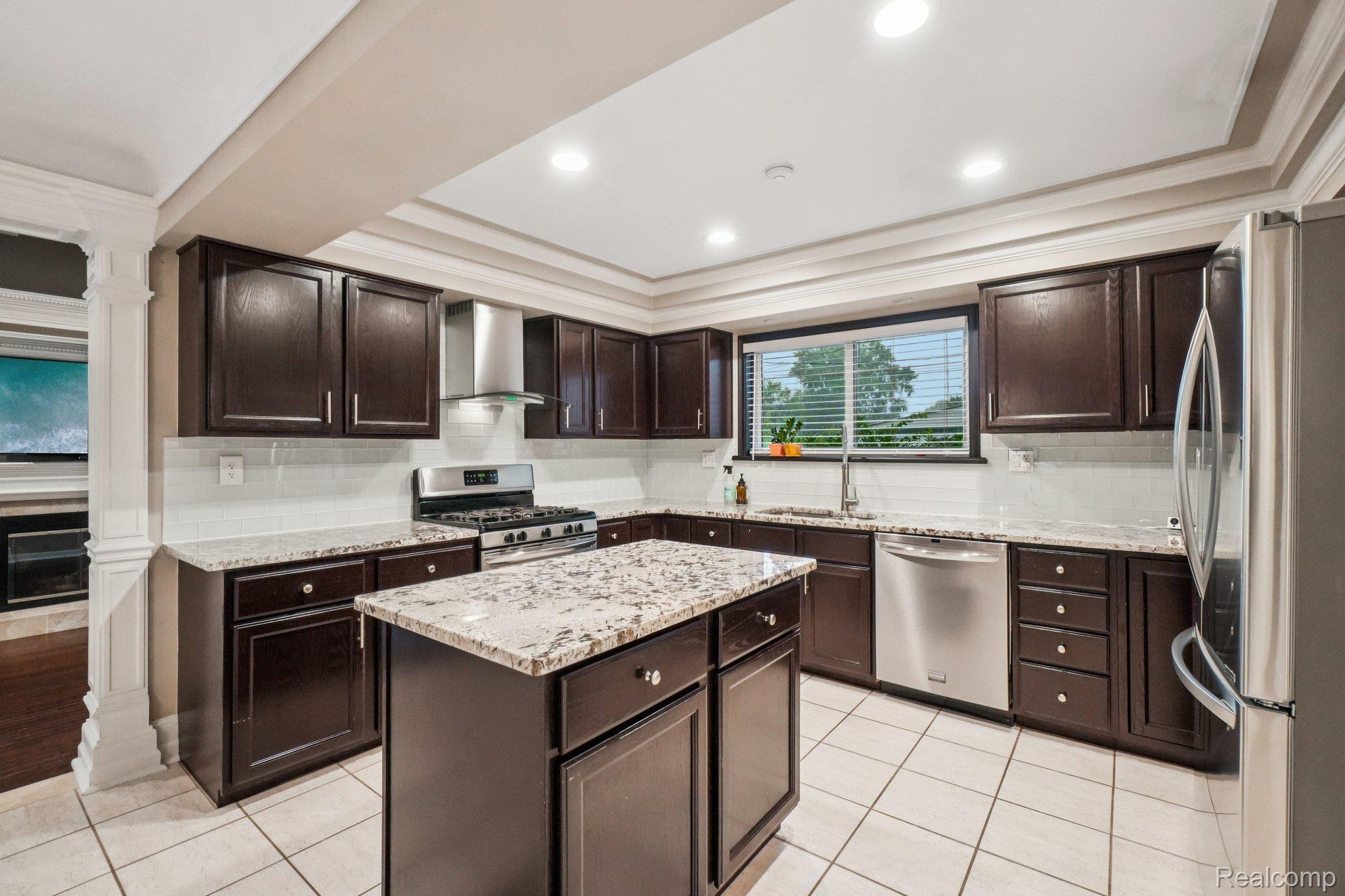 23233 Robert John Street