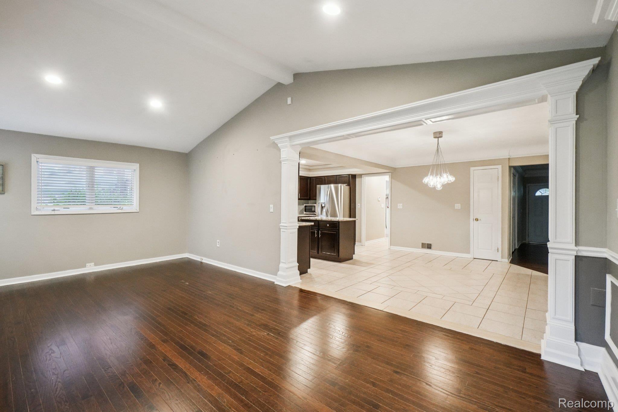 23233 Robert John Street