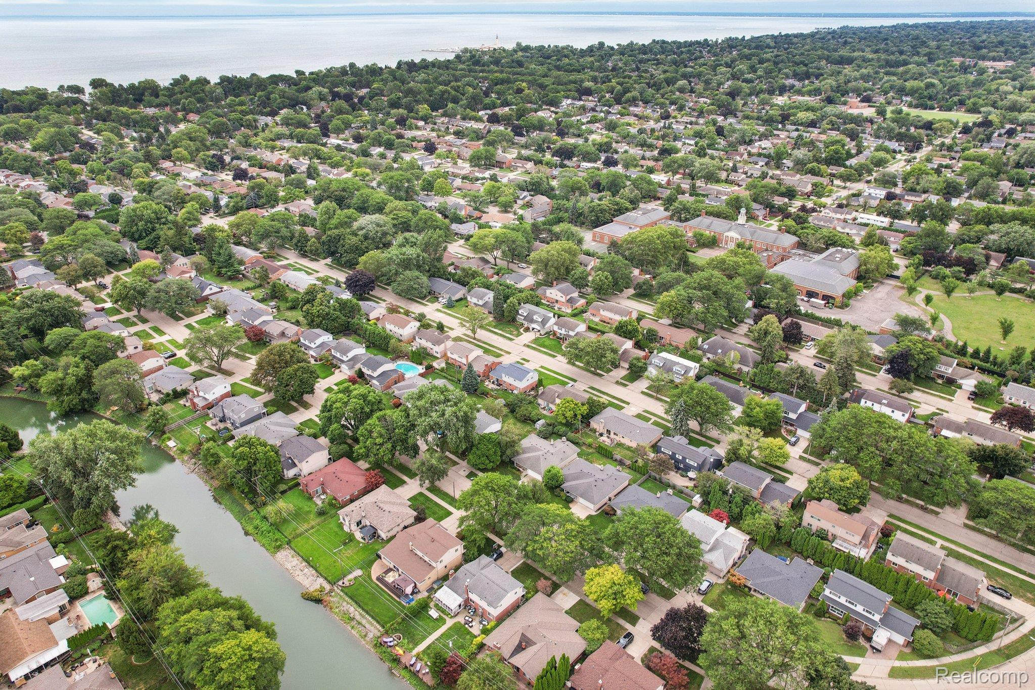 23233 Robert John Street