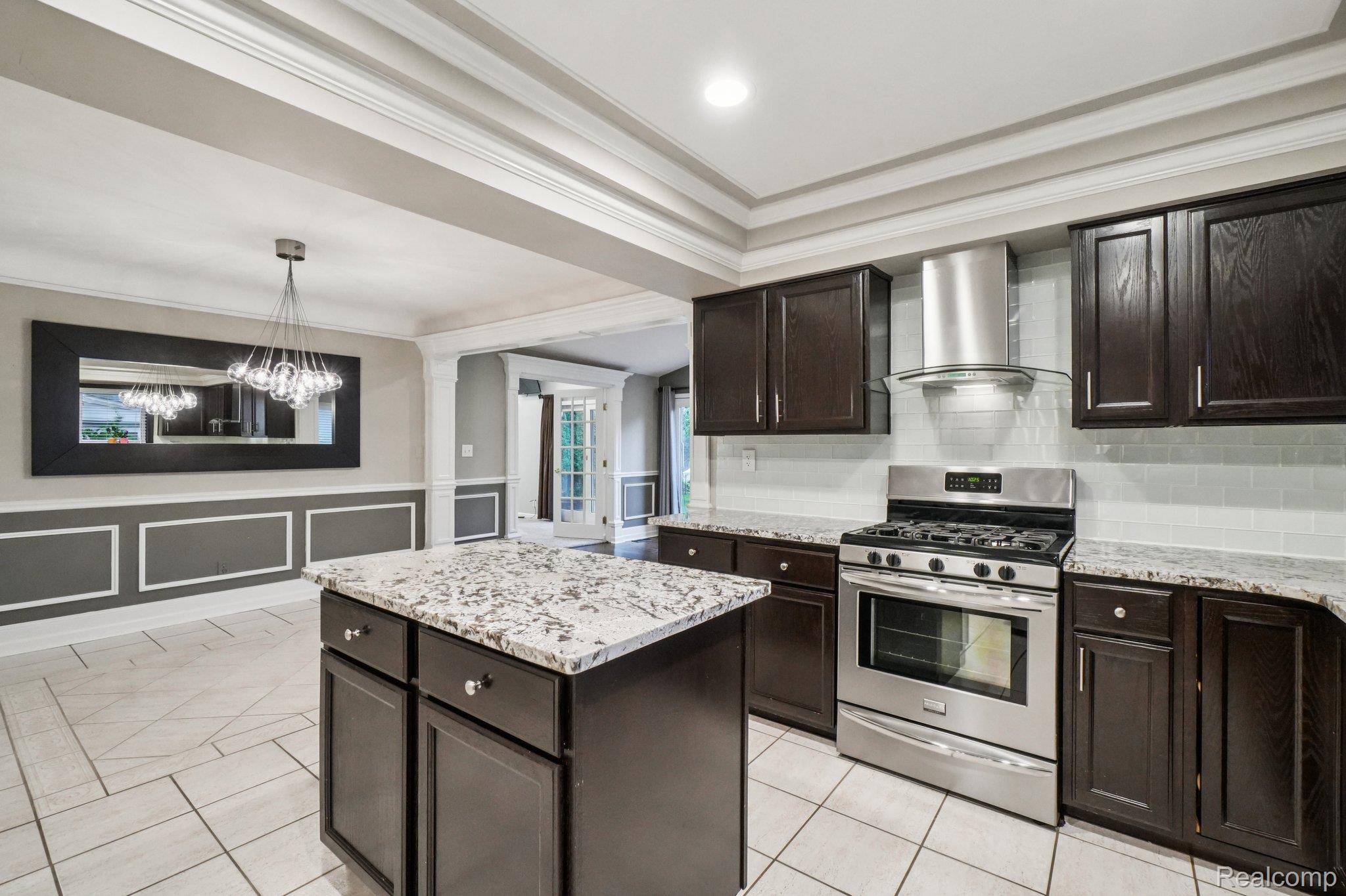 23233 Robert John Street