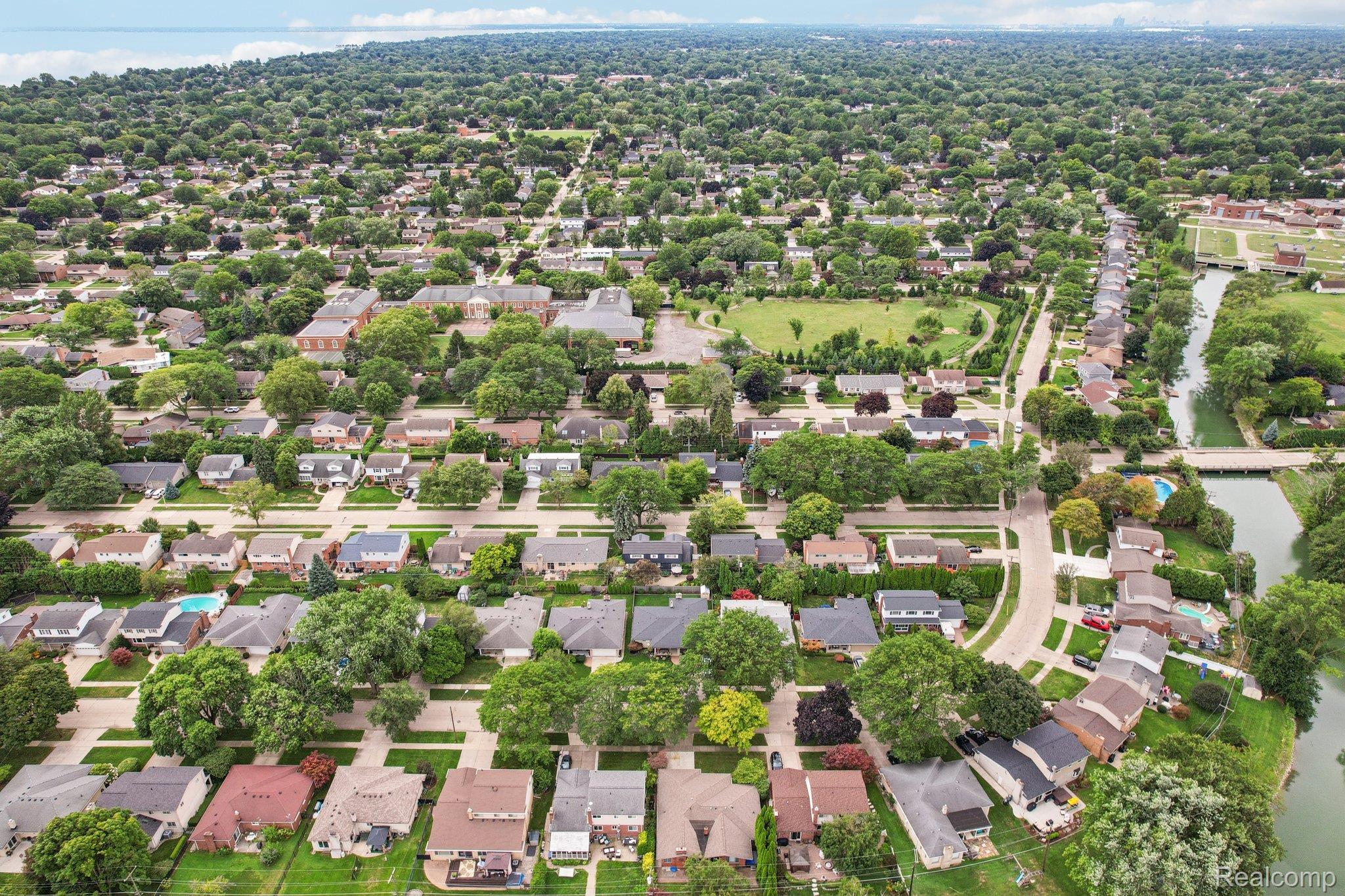 23233 Robert John Street