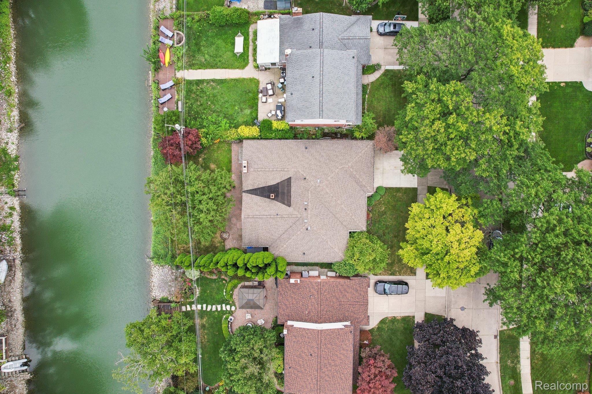 23233 Robert John Street