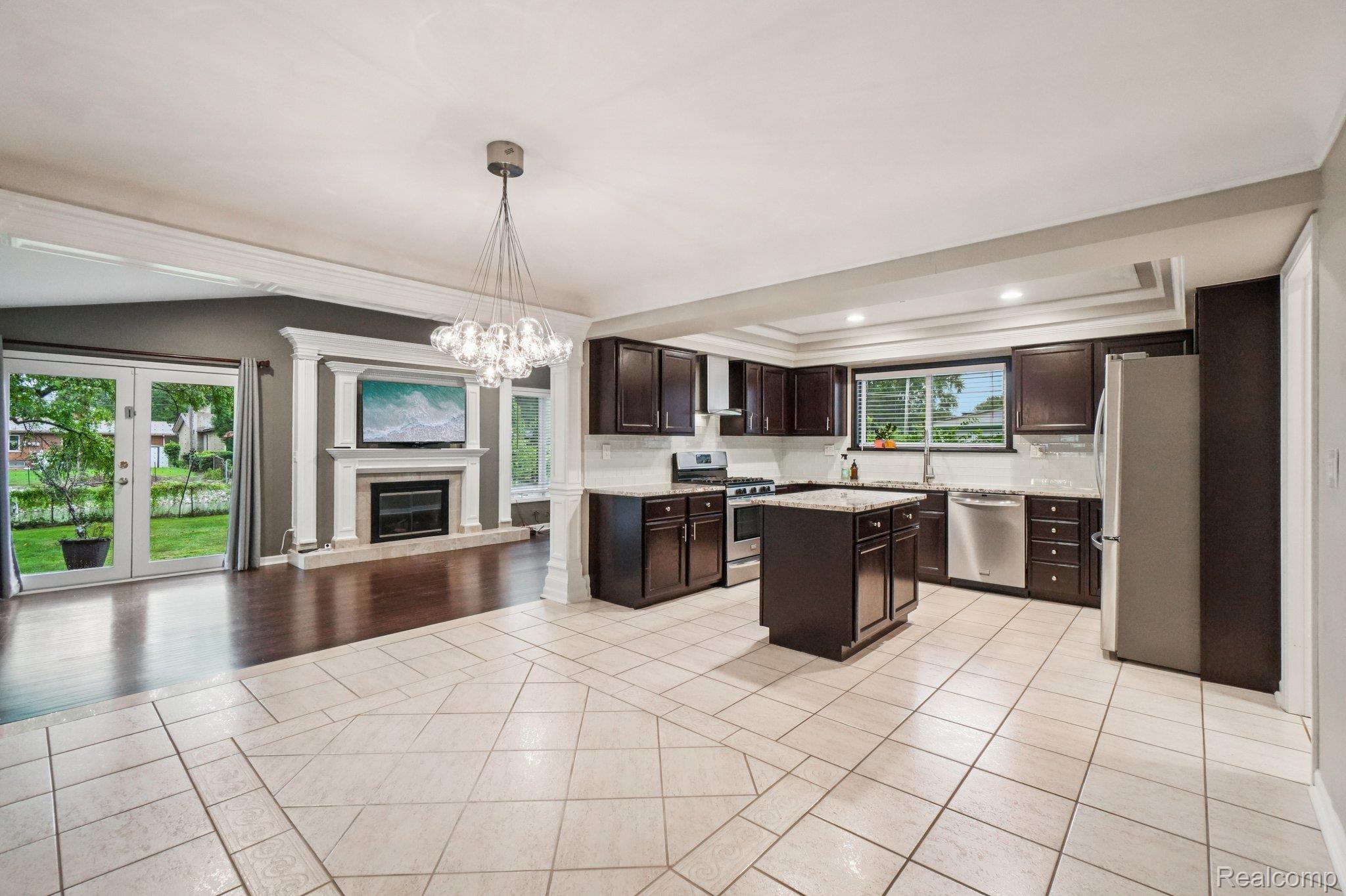 23233 Robert John Street