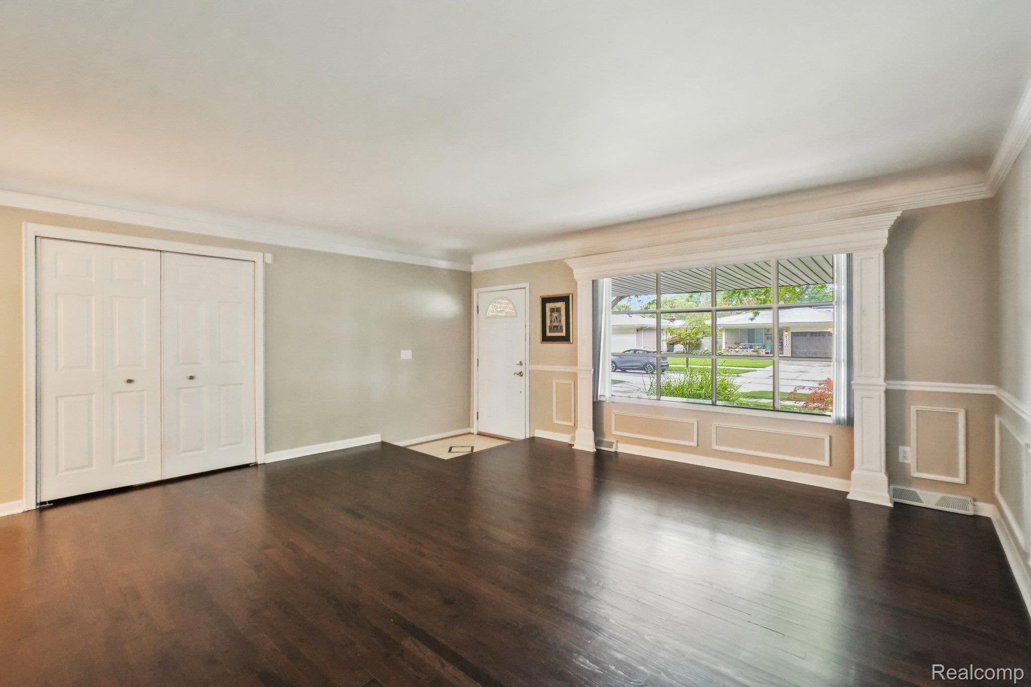 23233 Robert John Street