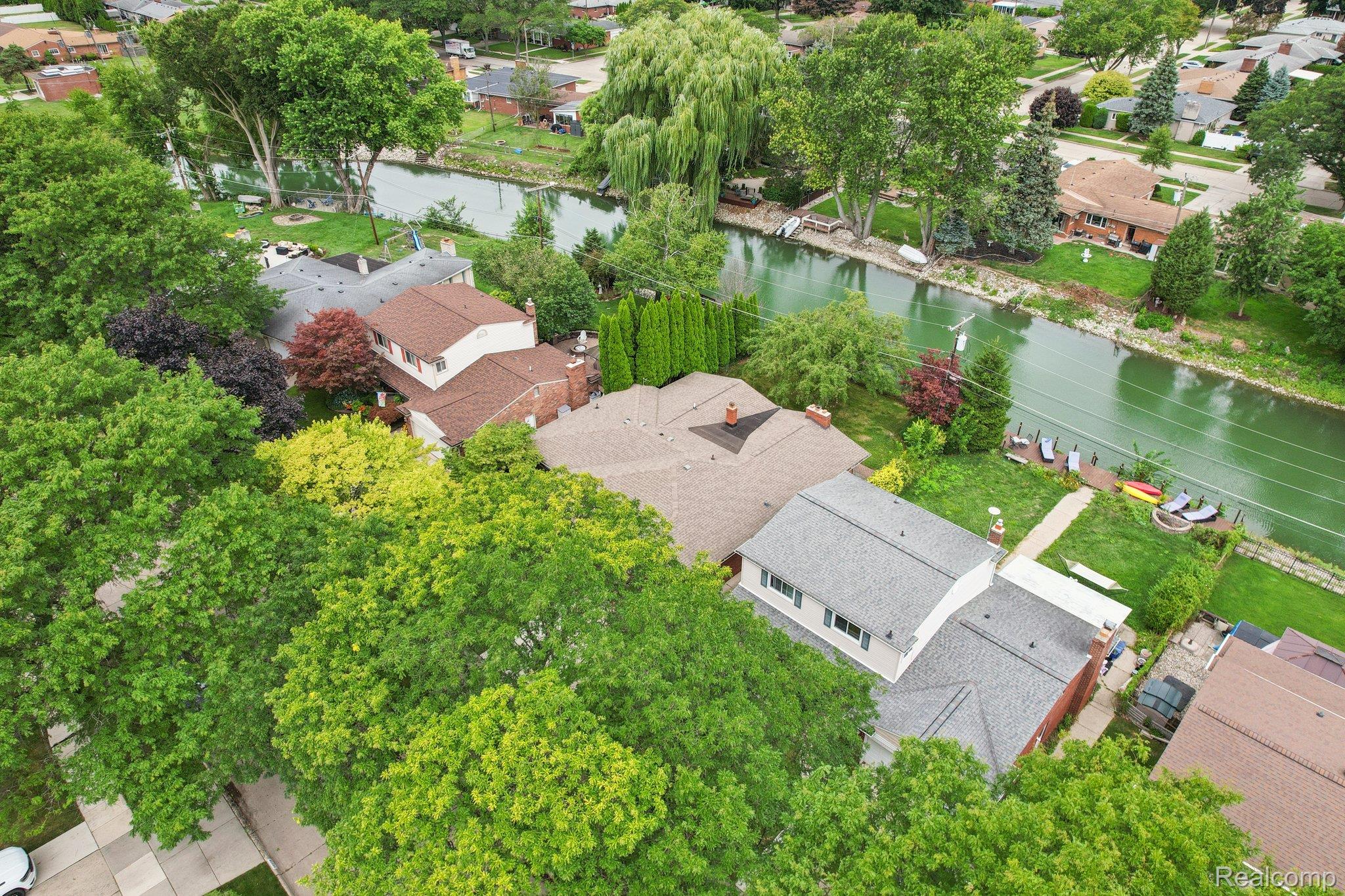 23233 Robert John Street