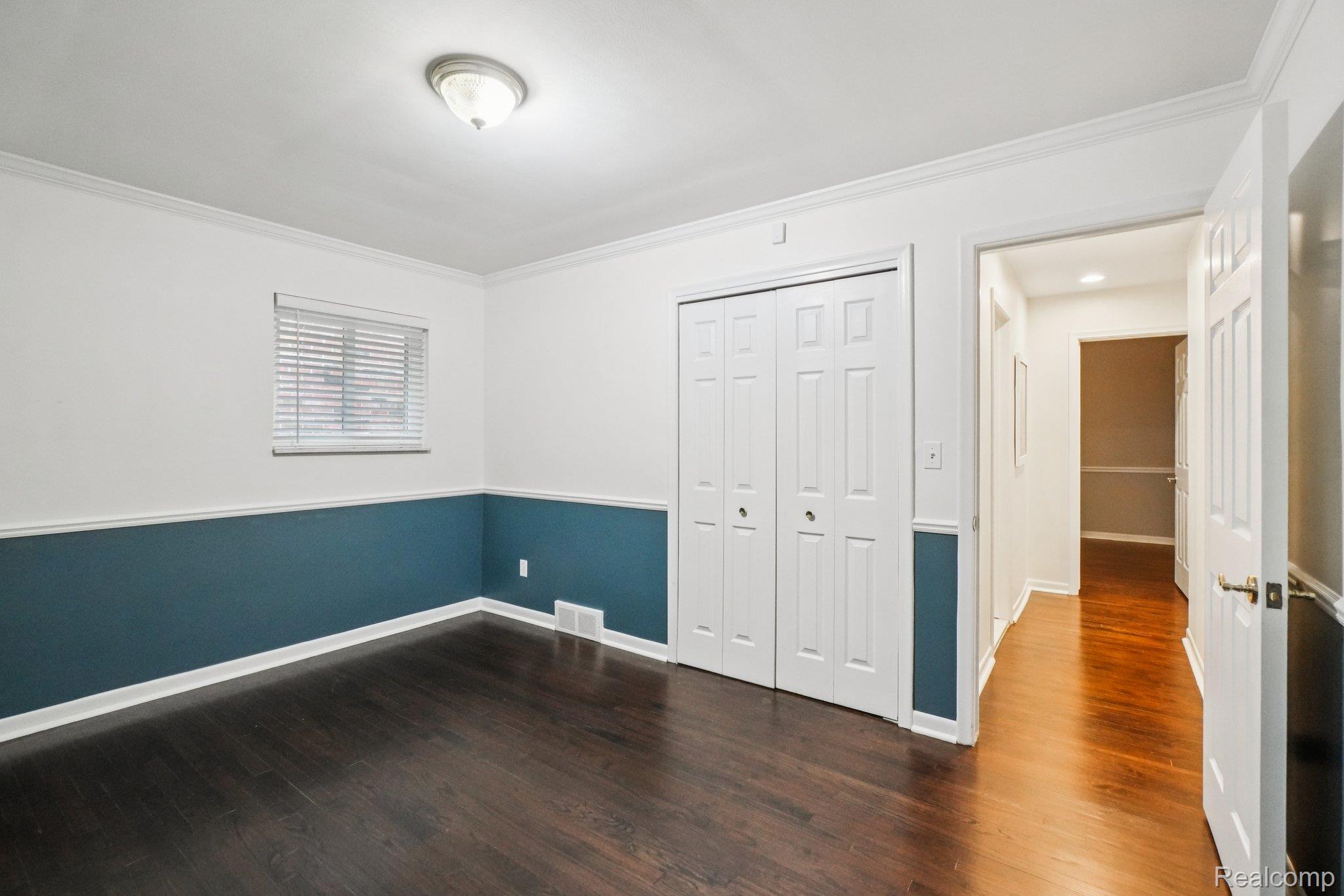 23233 Robert John Street