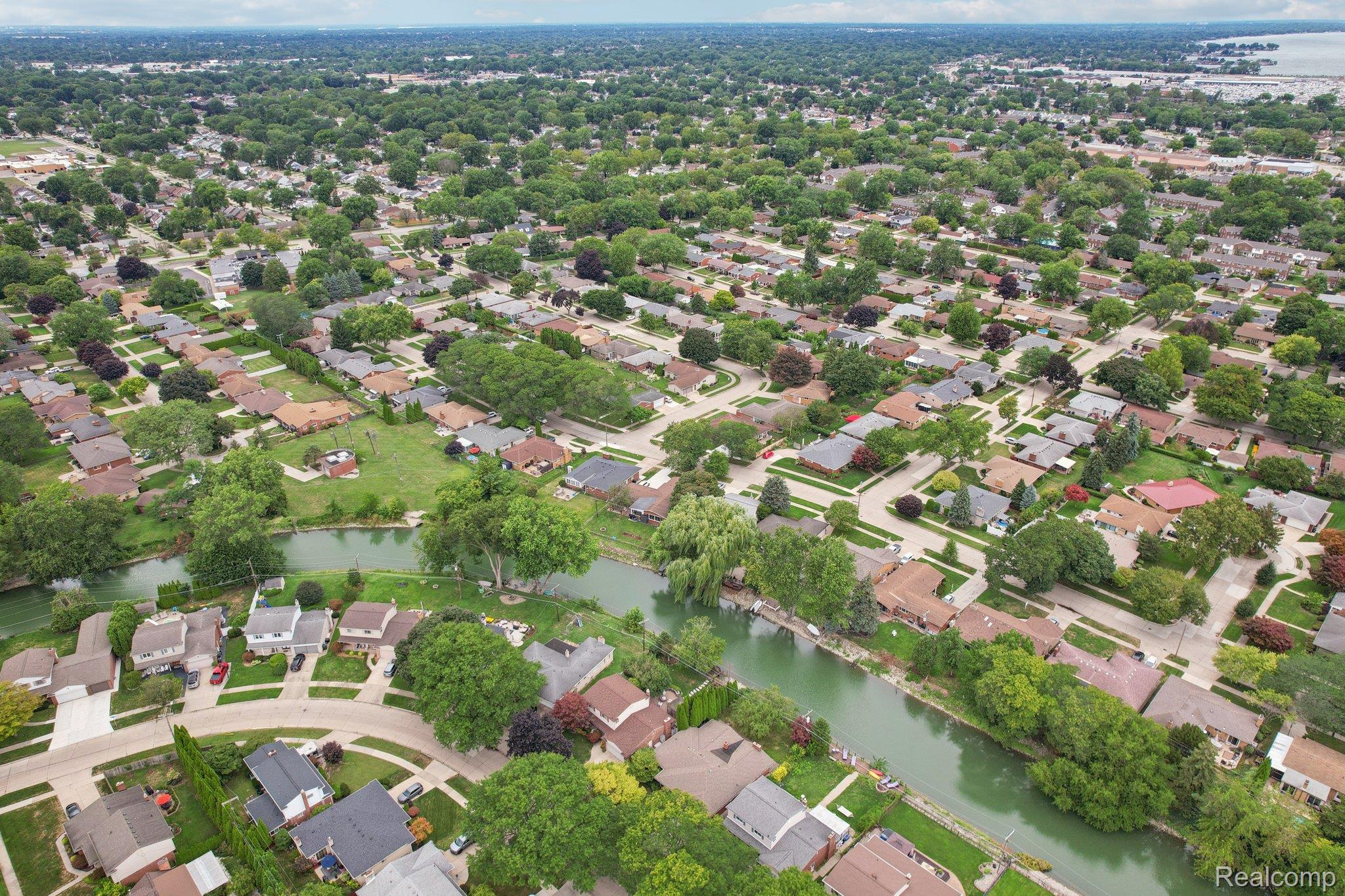 23233 Robert John Street