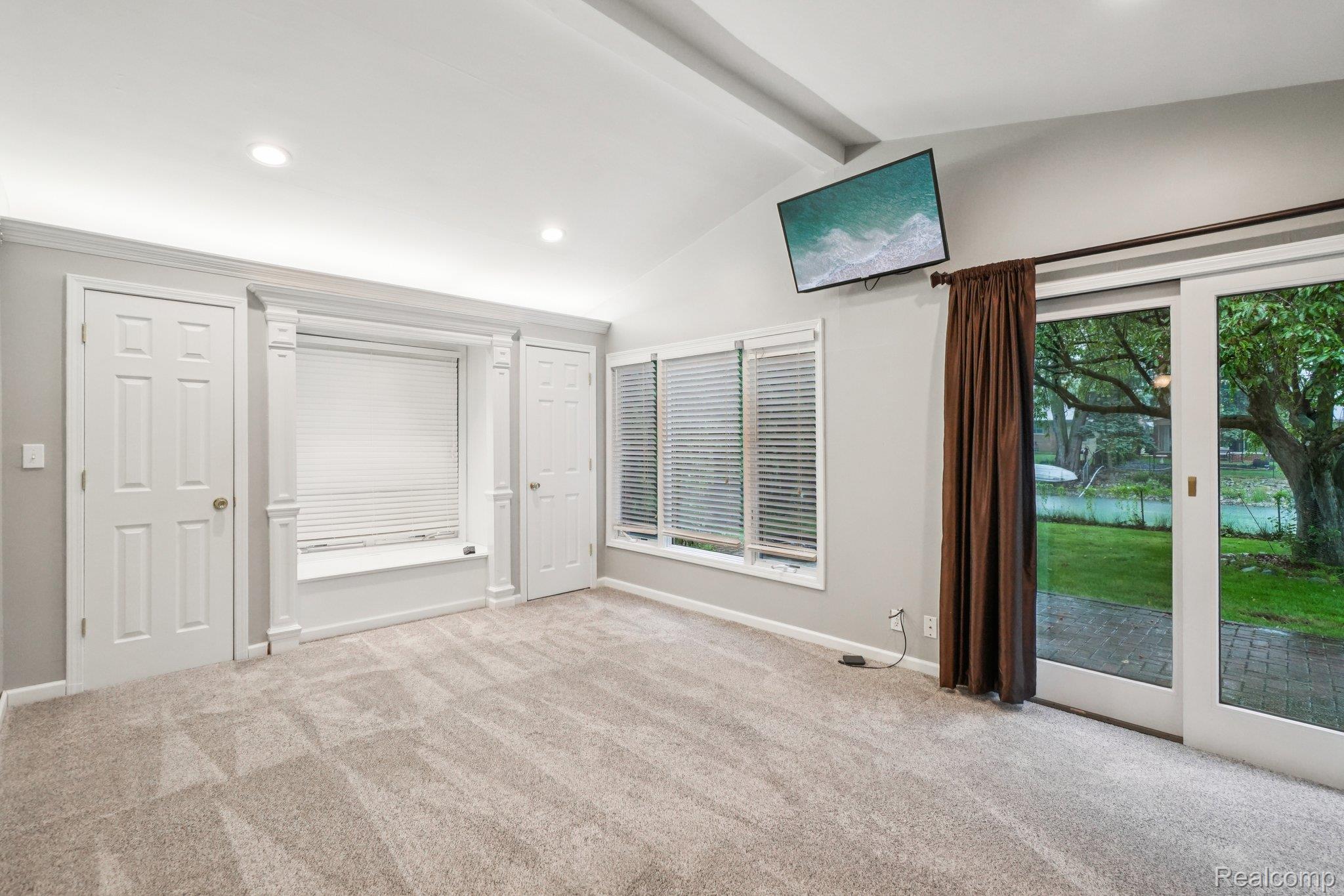 23233 Robert John Street