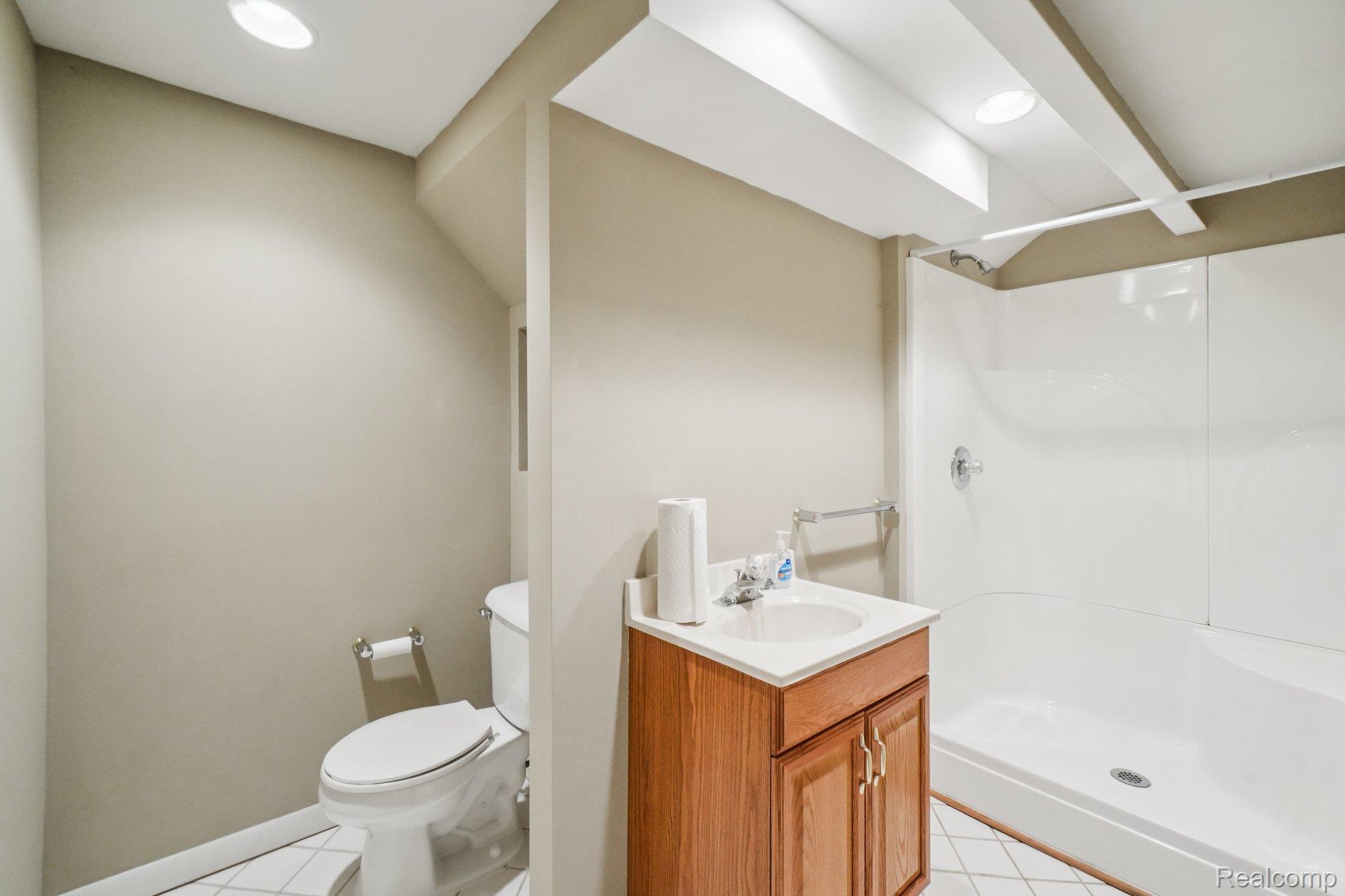 23233 Robert John Street