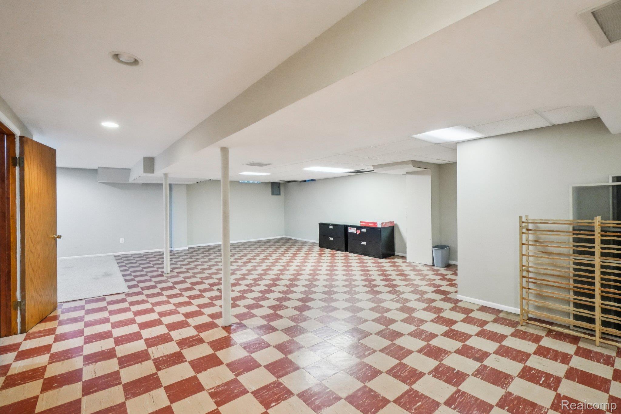 23233 Robert John Street