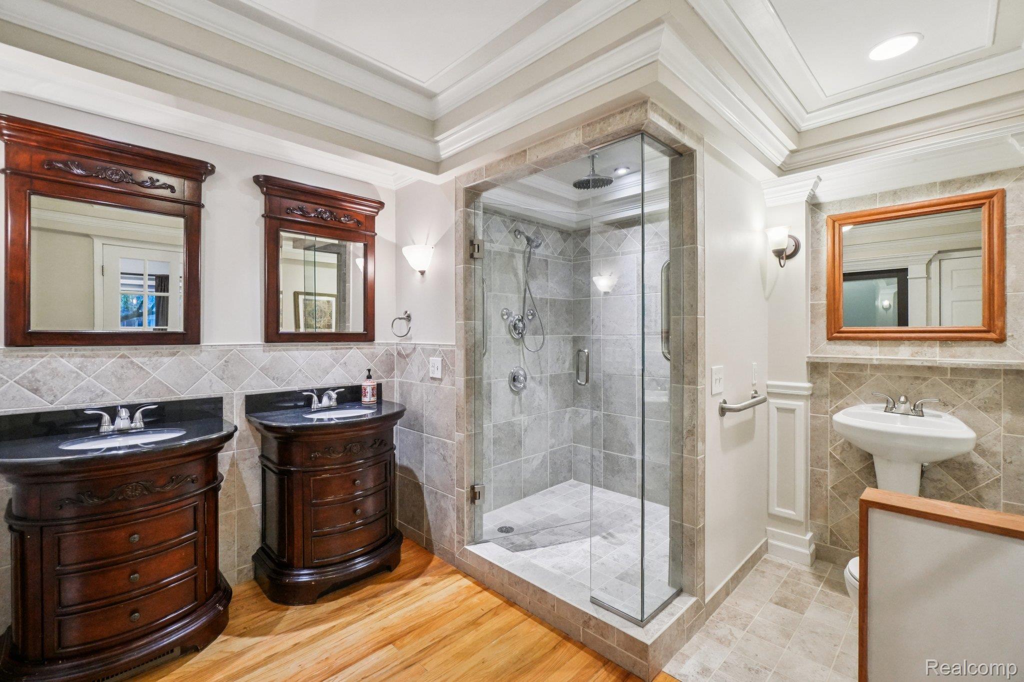 23233 Robert John Street