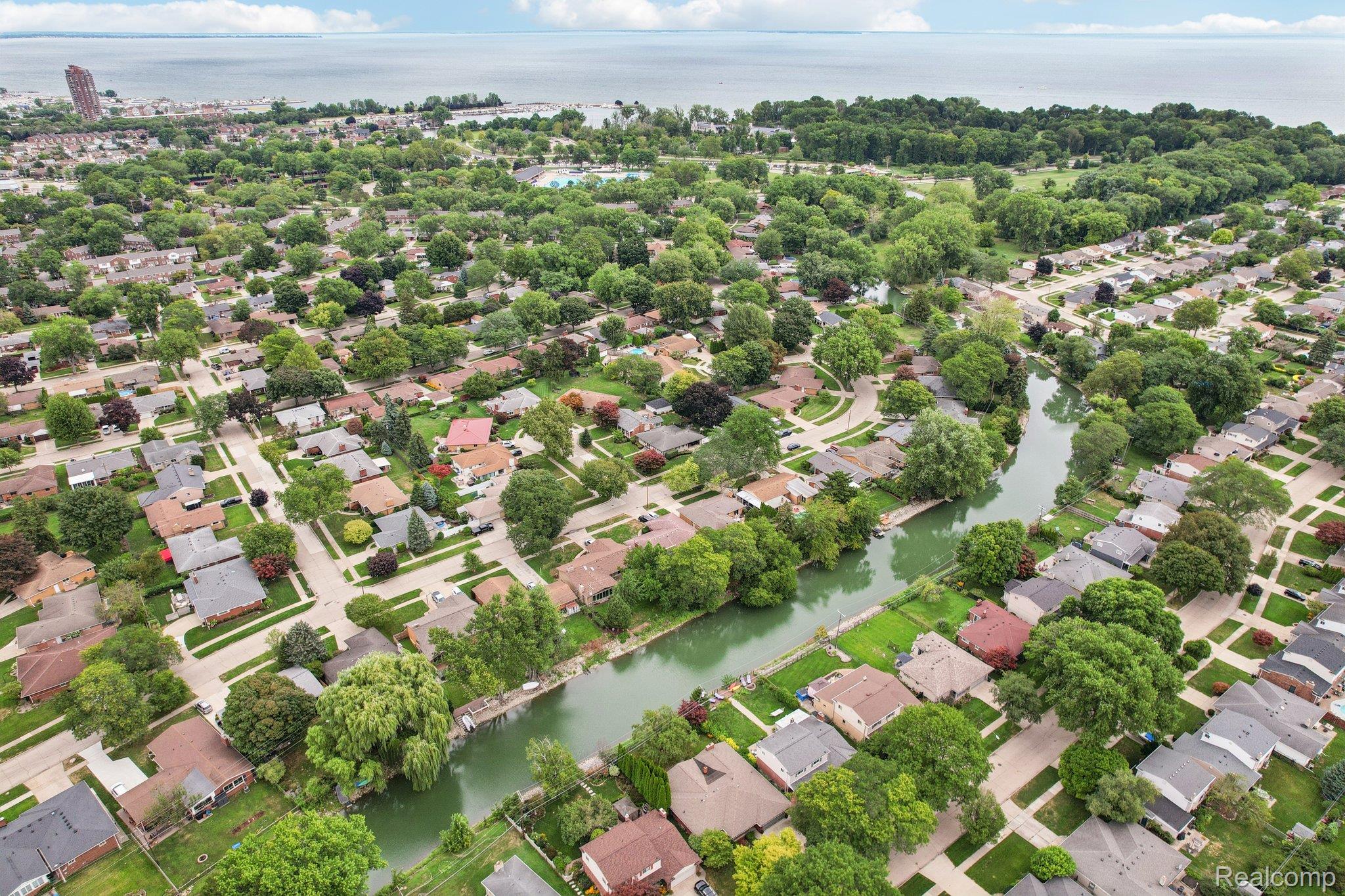 23233 Robert John Street