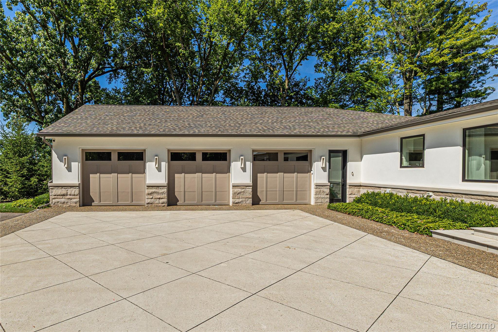 4806 Walnut Lake Road