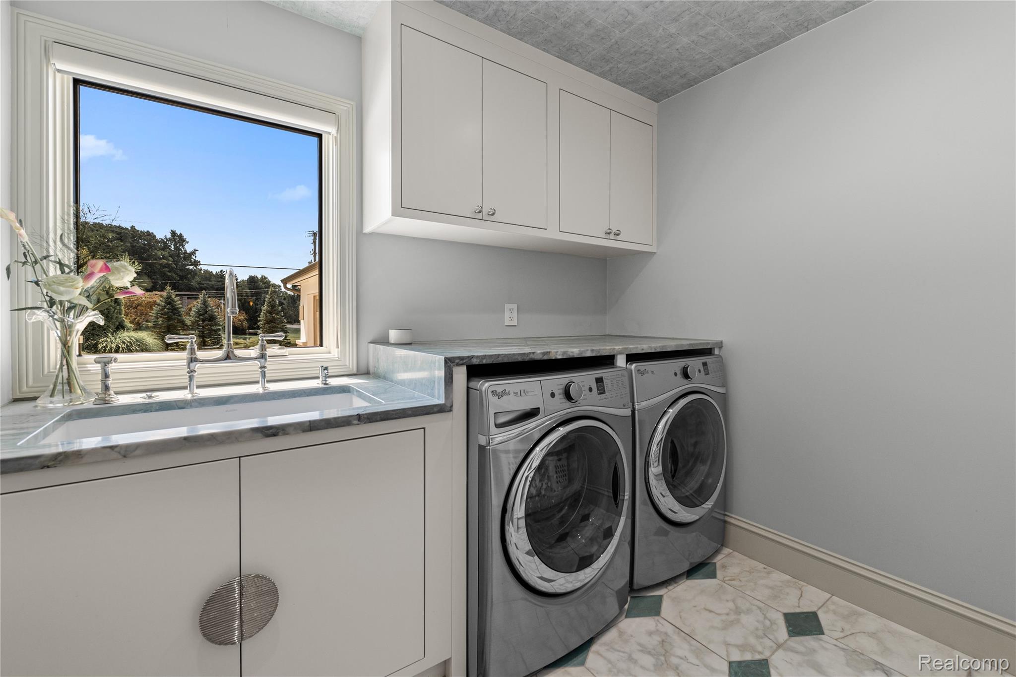 4806 Walnut Lake Road