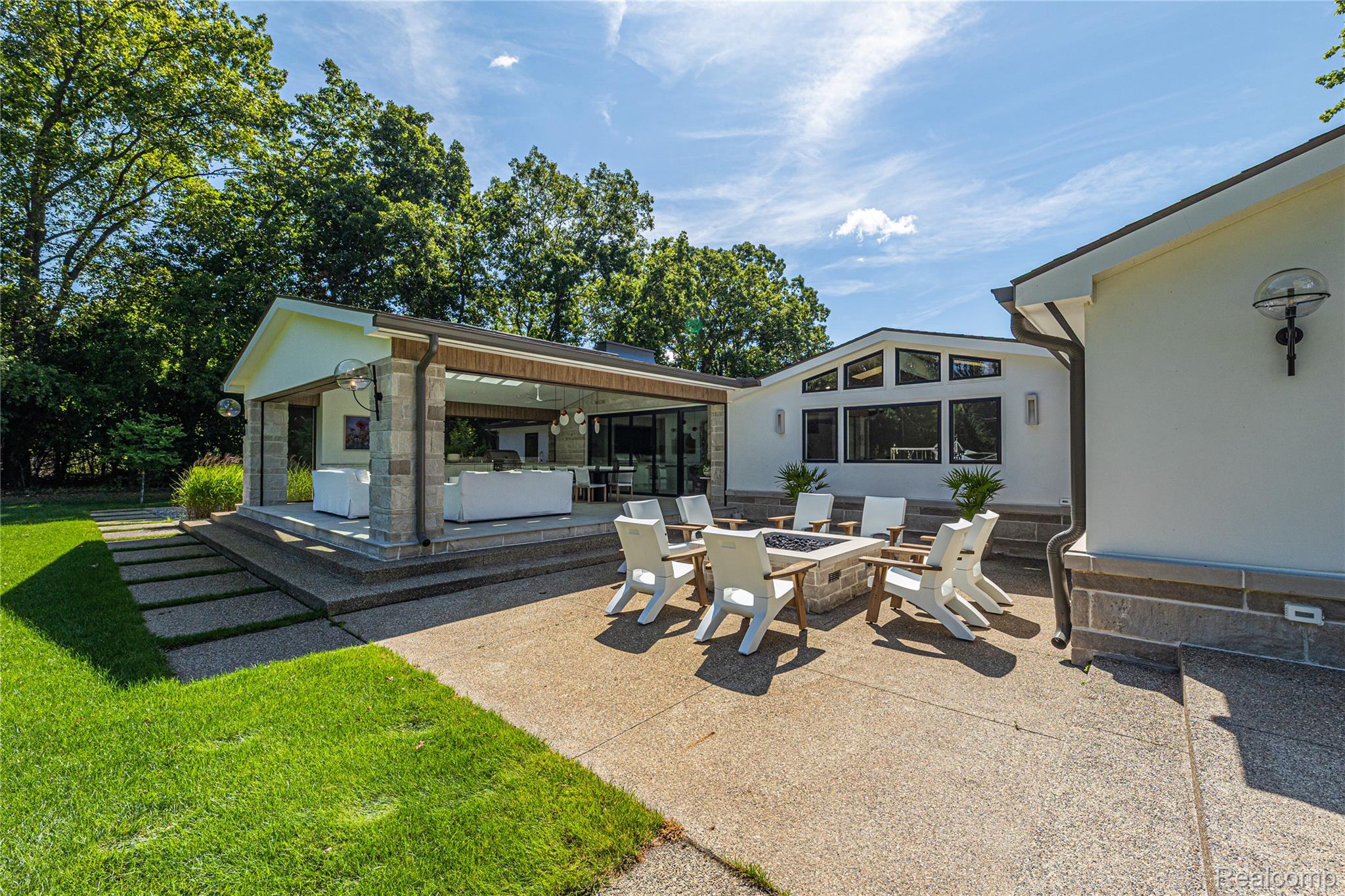 4806 Walnut Lake Road