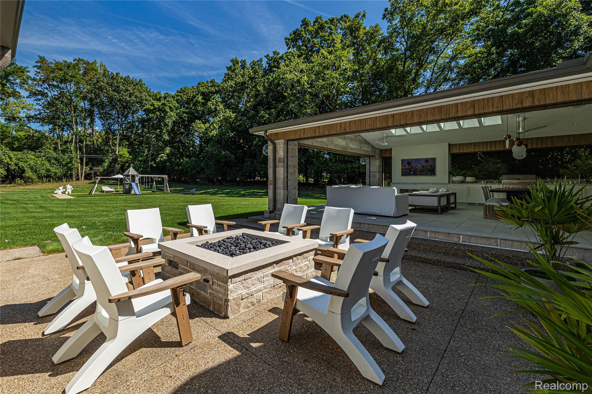 4806 Walnut Lake Road