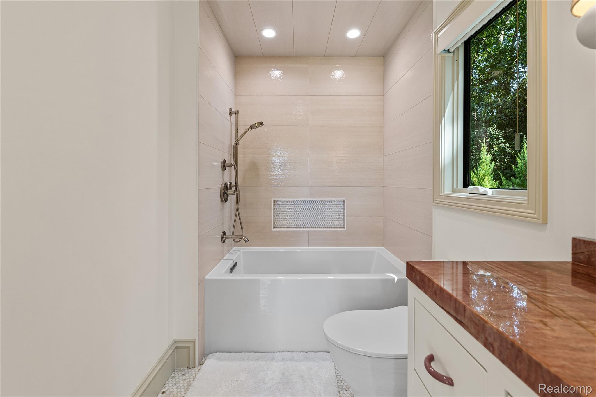 4806 Walnut Lake Road