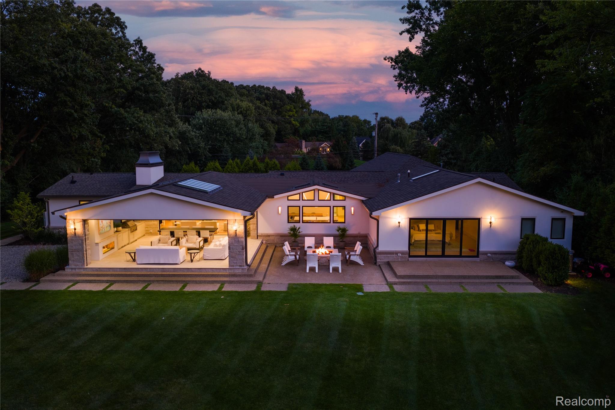 4806 Walnut Lake Road