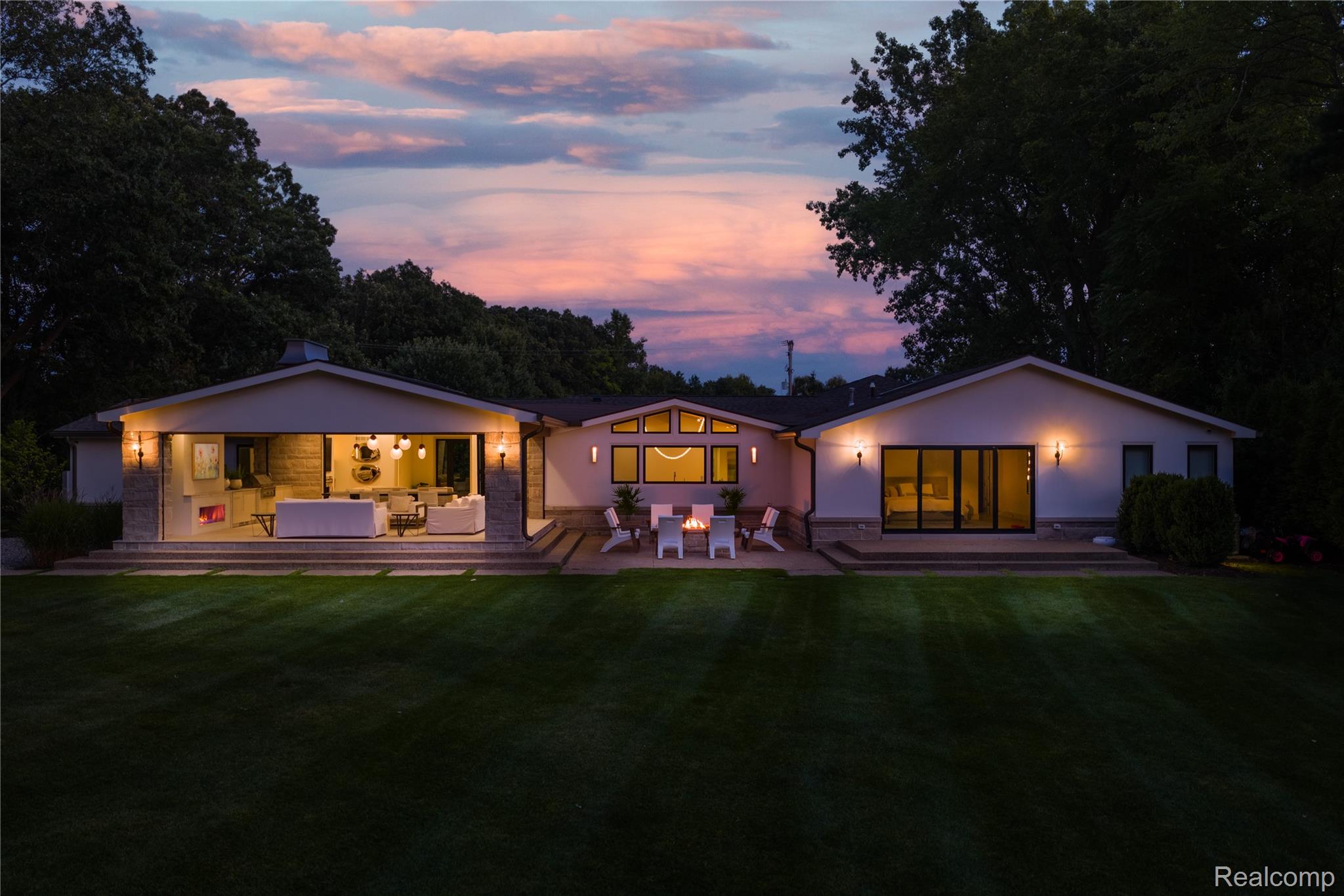 4806 Walnut Lake Road