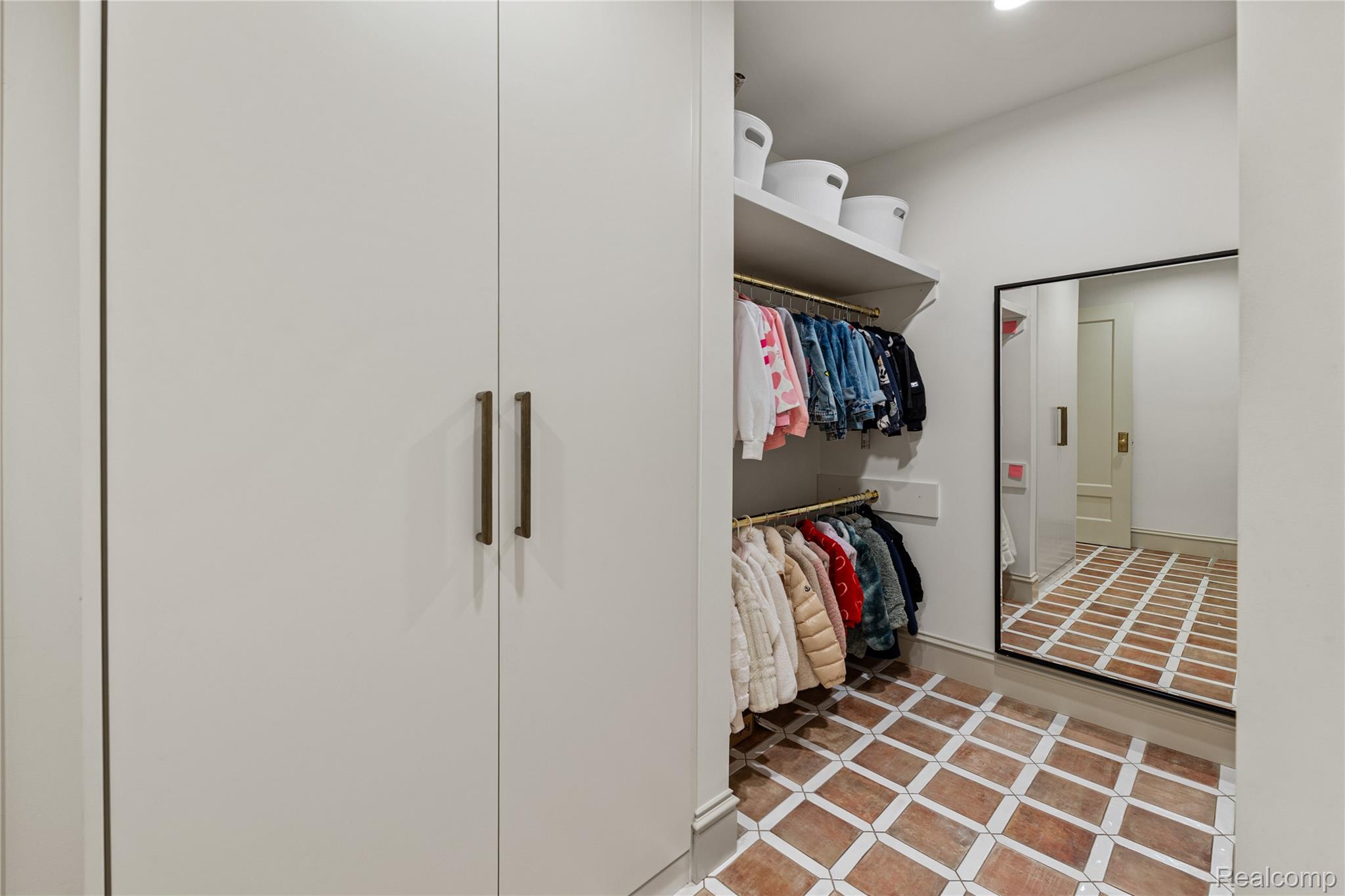 4806 Walnut Lake Road