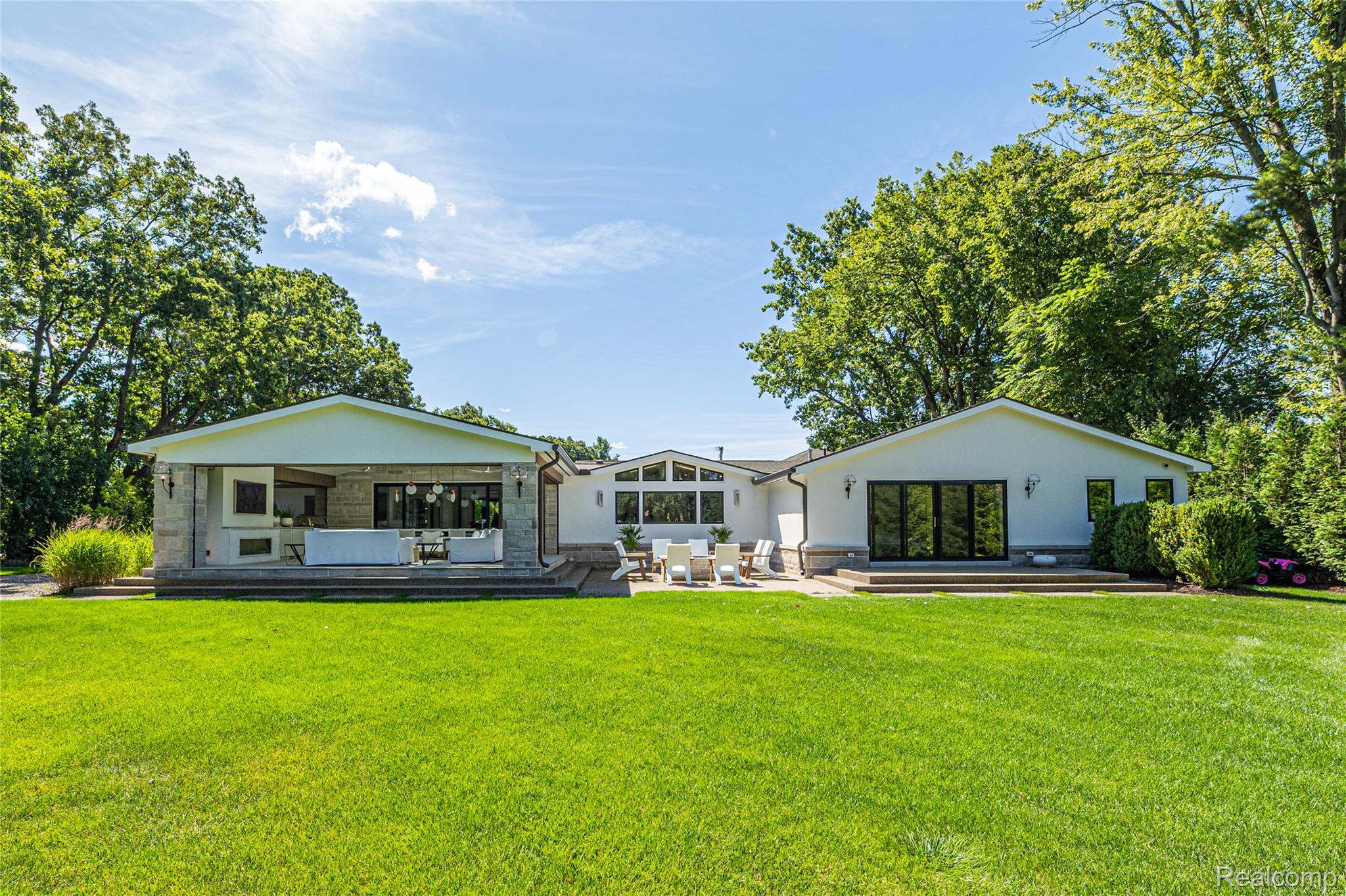 4806 Walnut Lake Road