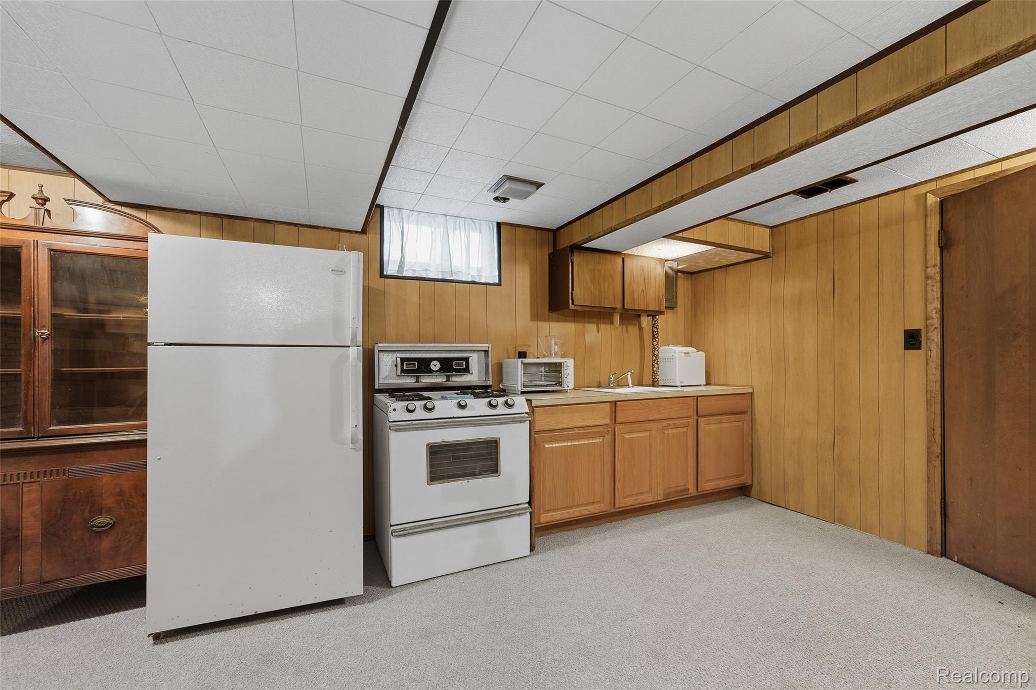 28570 Norwood Avenue