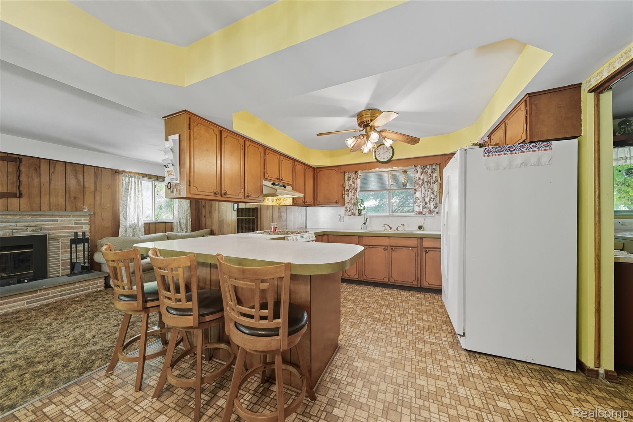 28570 Norwood Avenue