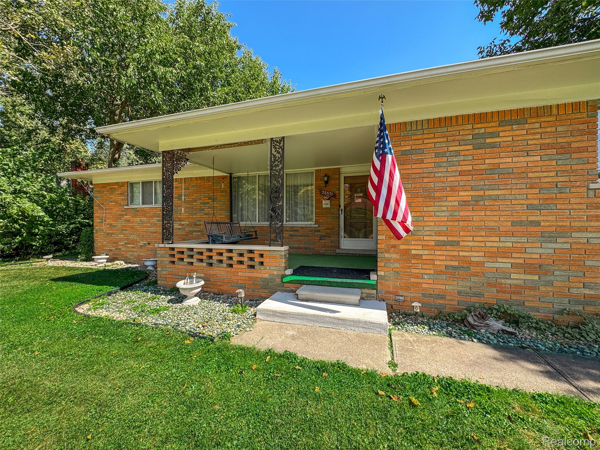 28570 Norwood Avenue