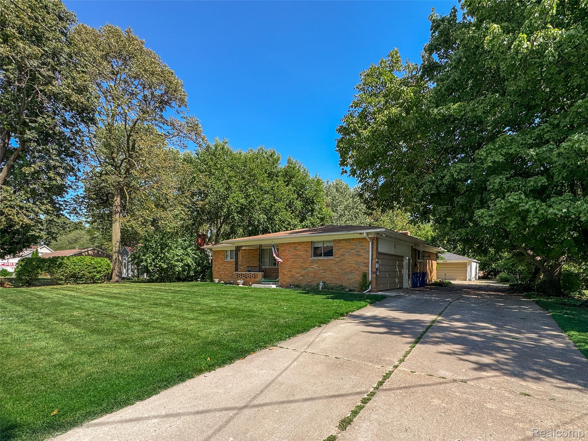 28570 Norwood Avenue