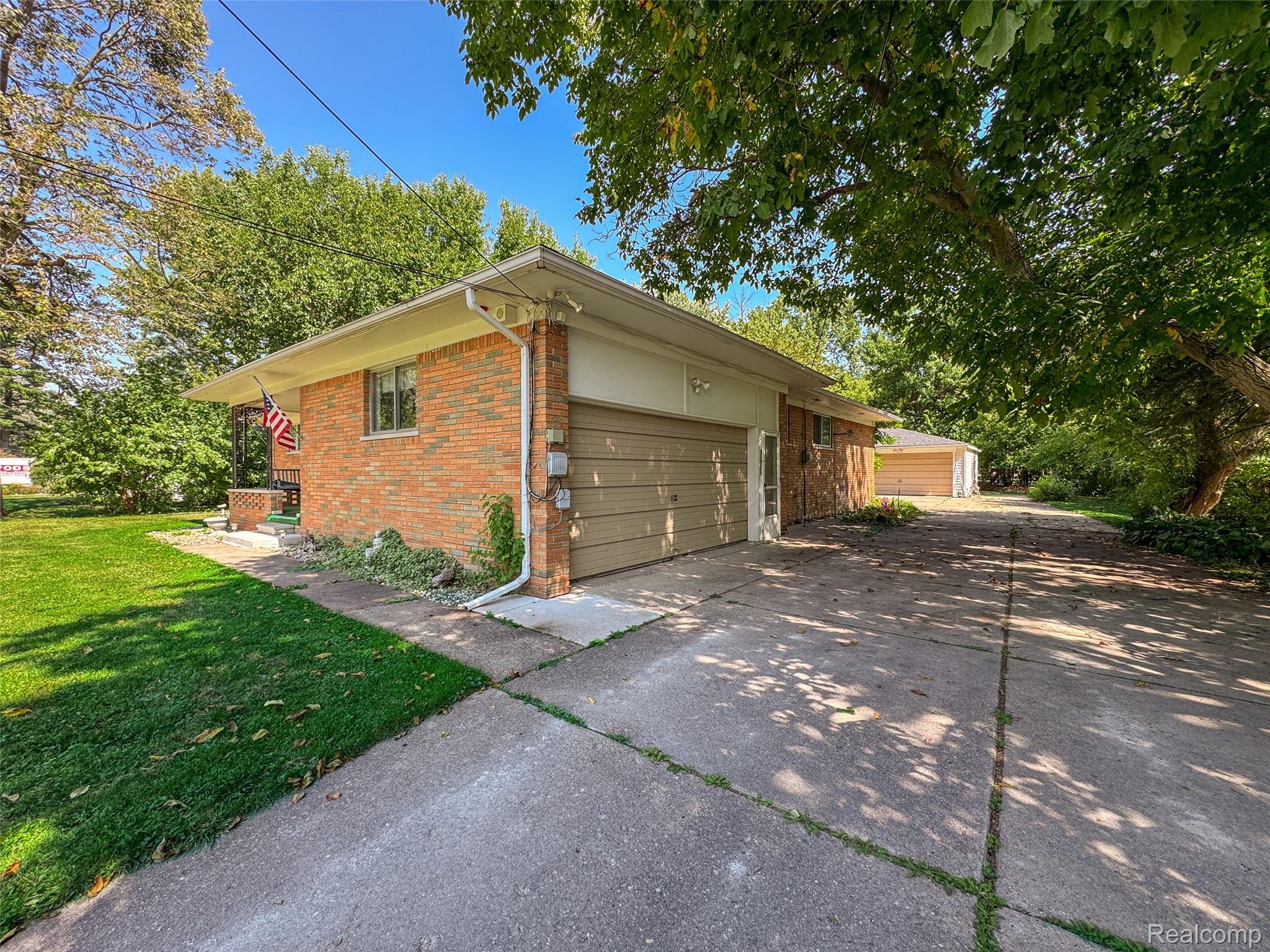 28570 Norwood Avenue